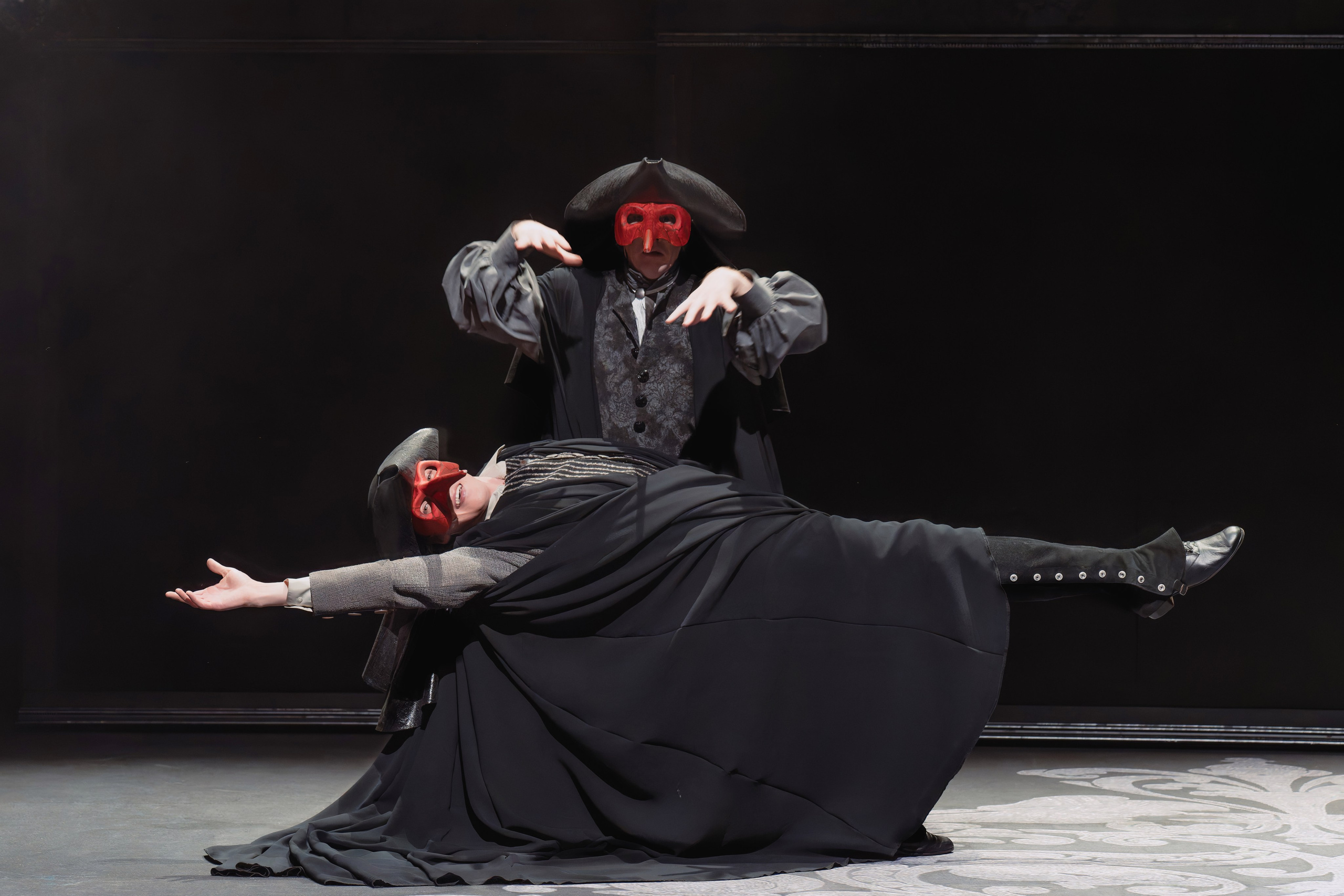 Театр Терезы Дуровой: Моцарт и Сальери. Сайт фотографа Сергея Абрамова