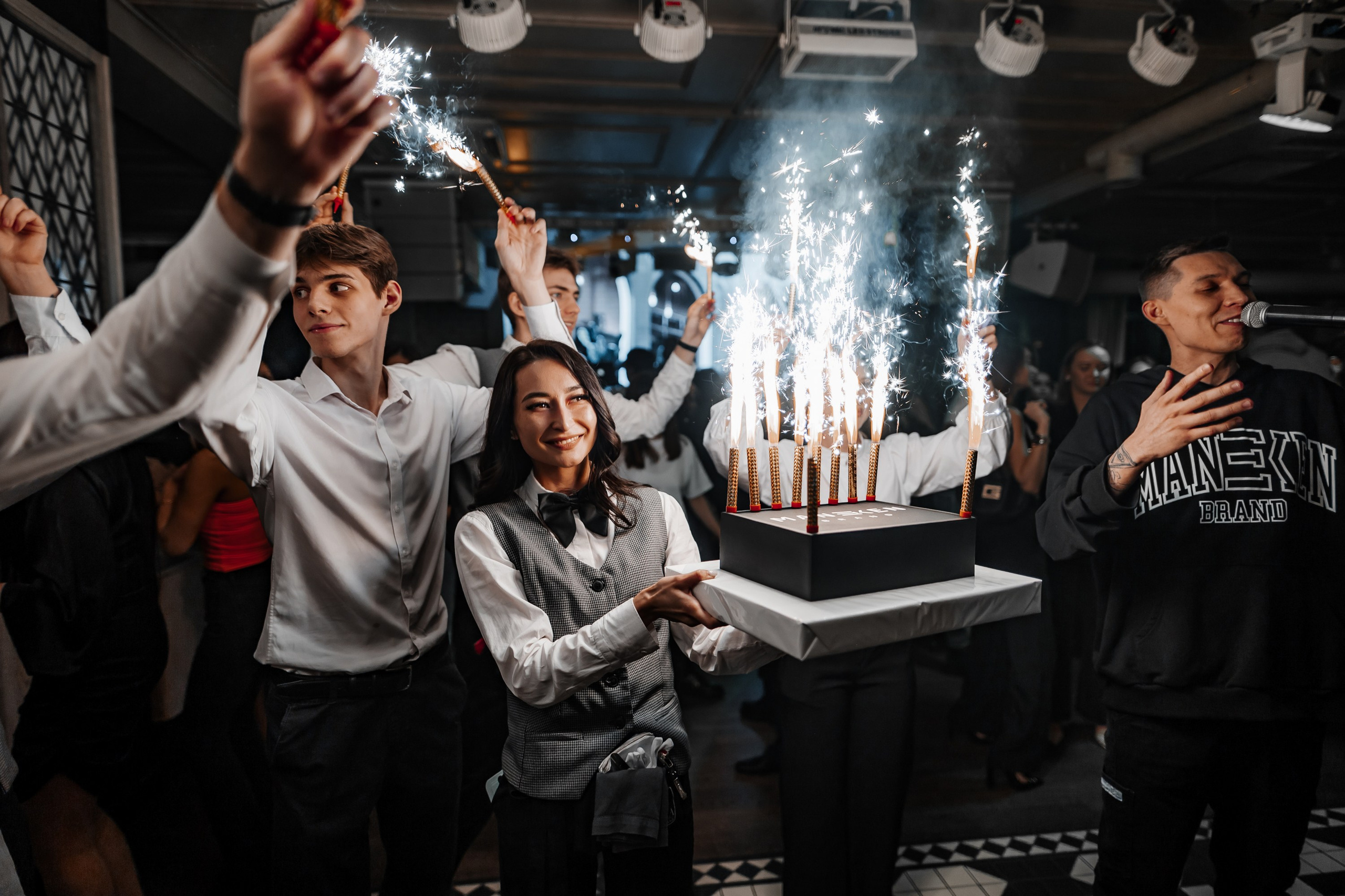 MANEKEN Night в La Villa. Главная