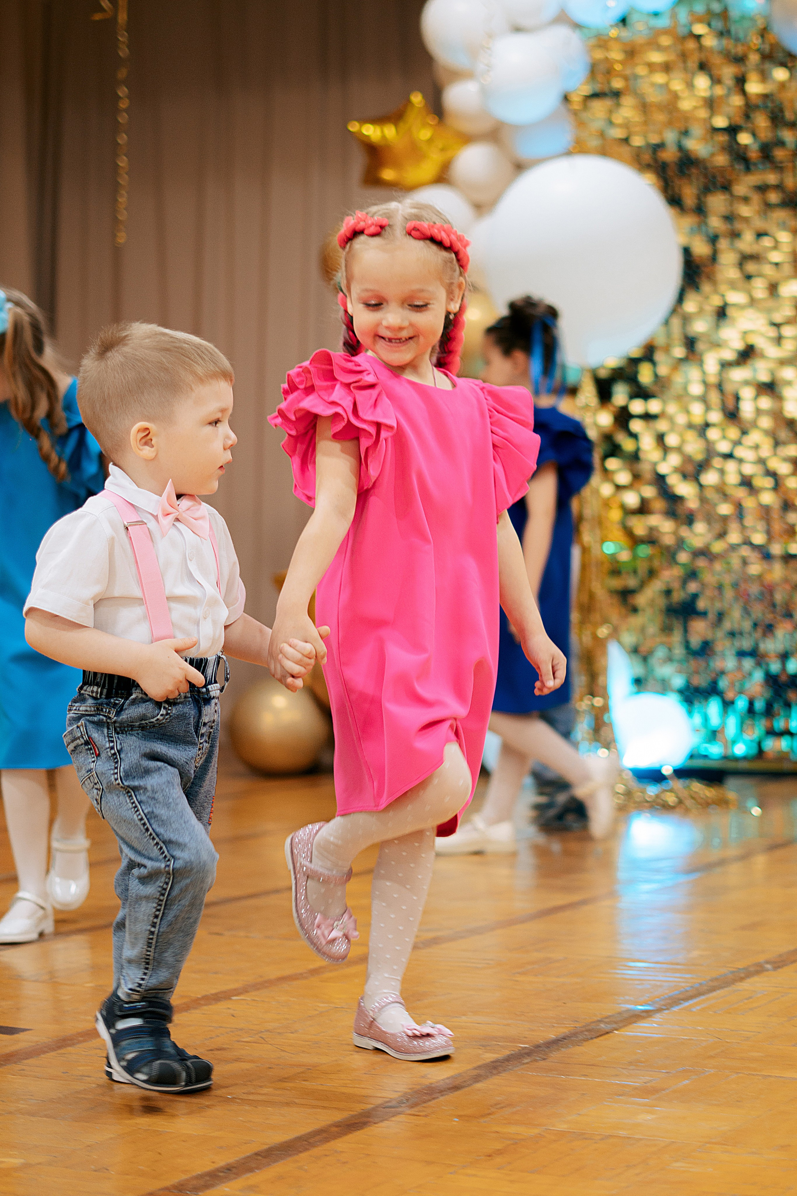 Фотосъёмка выпускного. Школьный фотограф в Челябинске. Выпускные фотоальбомы