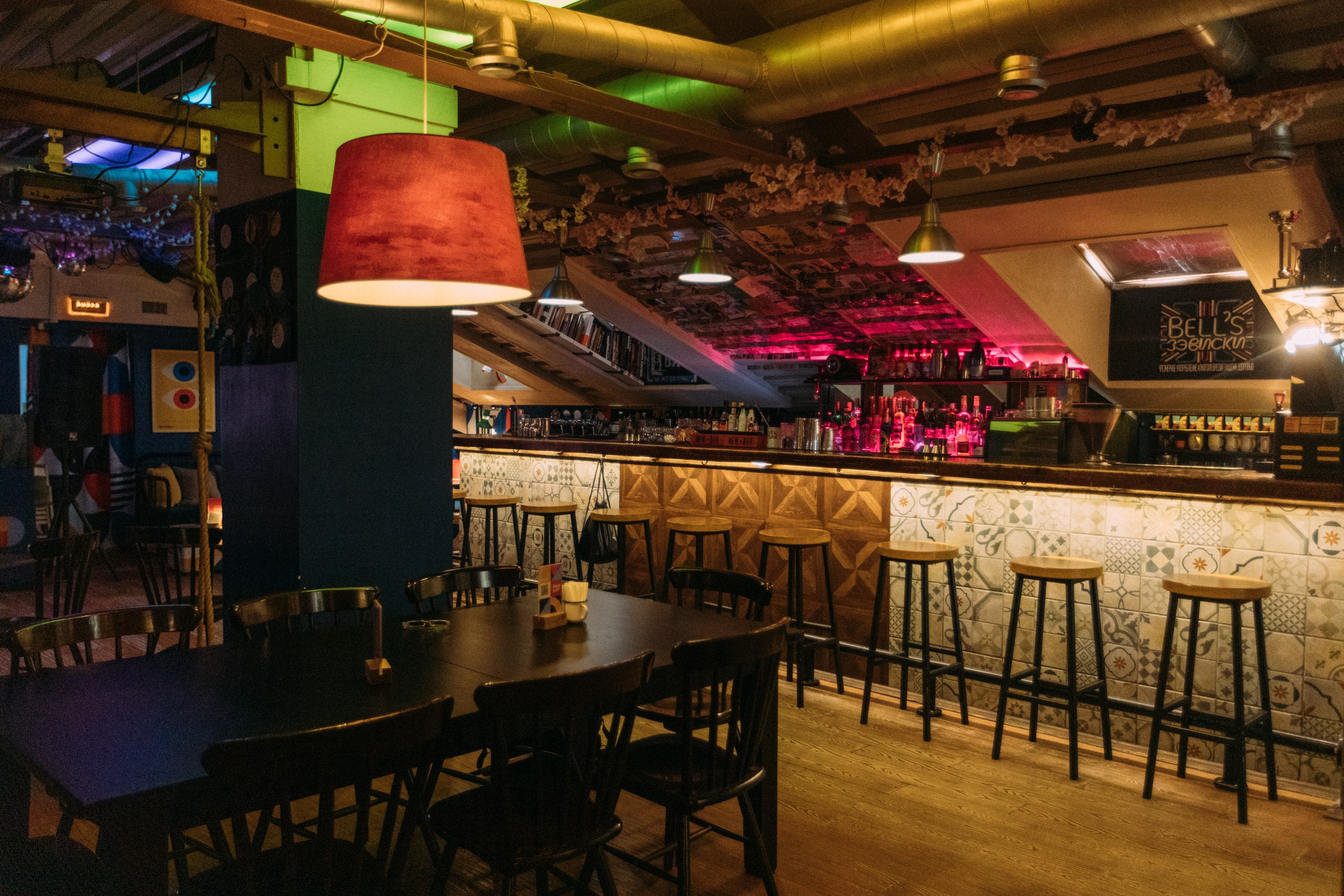 Нью Бар. Интерьер. Свадебный и семейный фотограф в Екатеринбурге Илья Рихтер