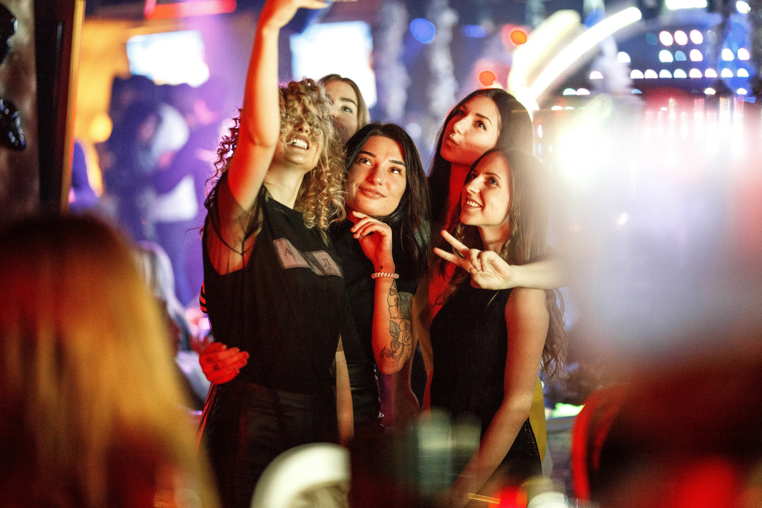 Клубы. Репортажный фотограф Григорий Козлов