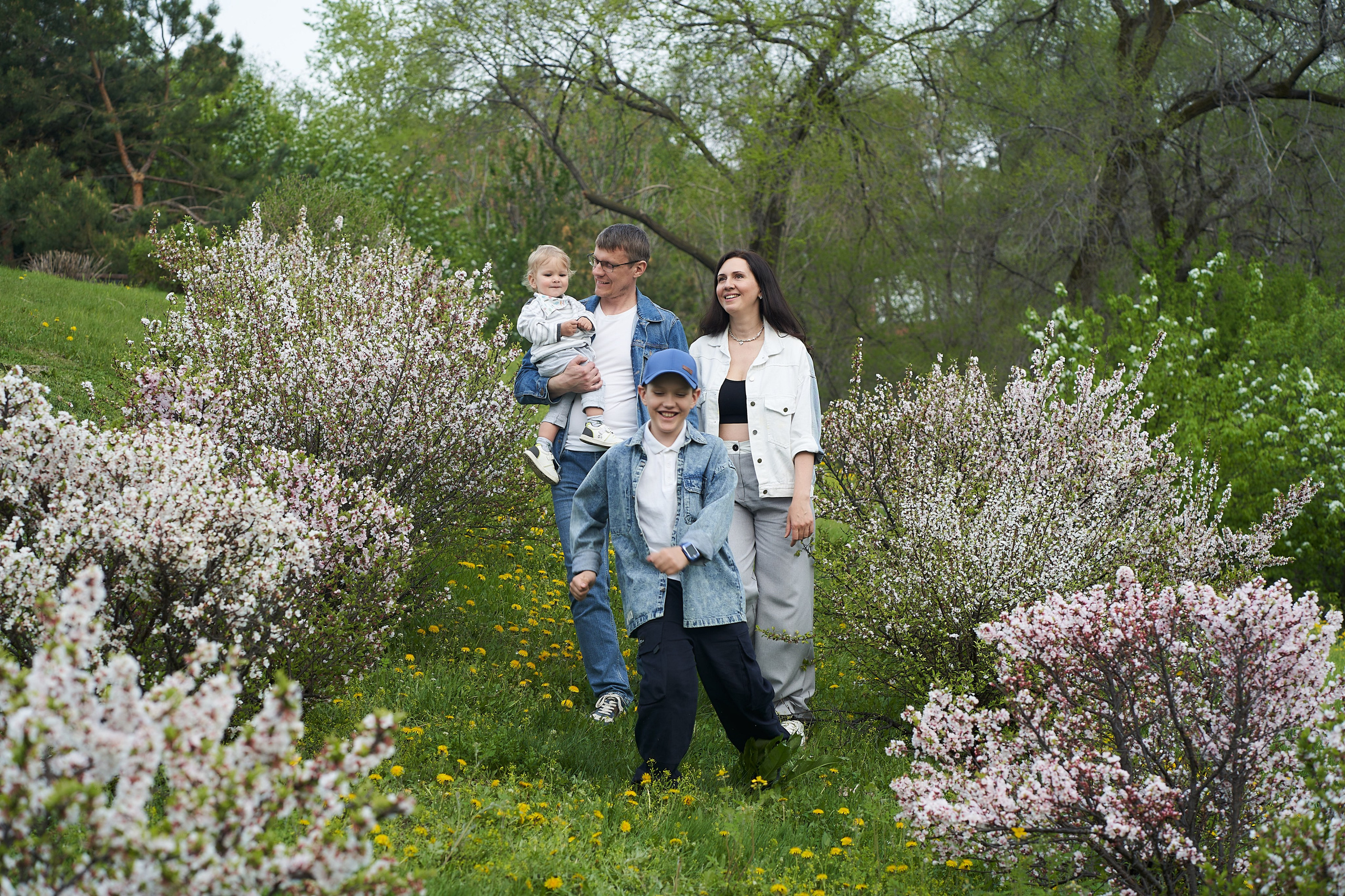 Прогулка в цветении. Анна Катасонова