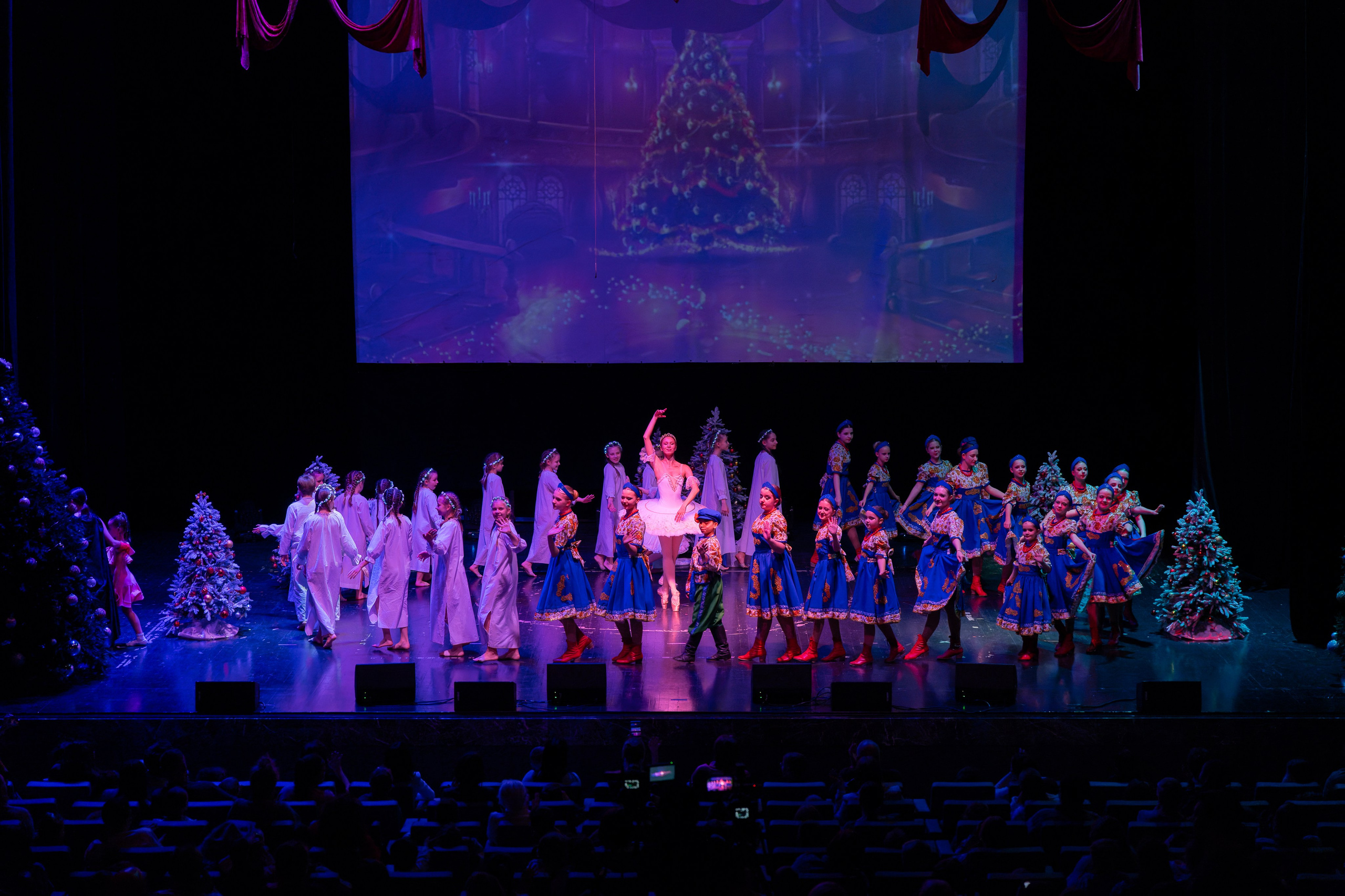 Съёмка новогодних праздников, елки для детей и родителей. «Студия DRONAVT`s» — видеосъёмка и фотография г. Москва