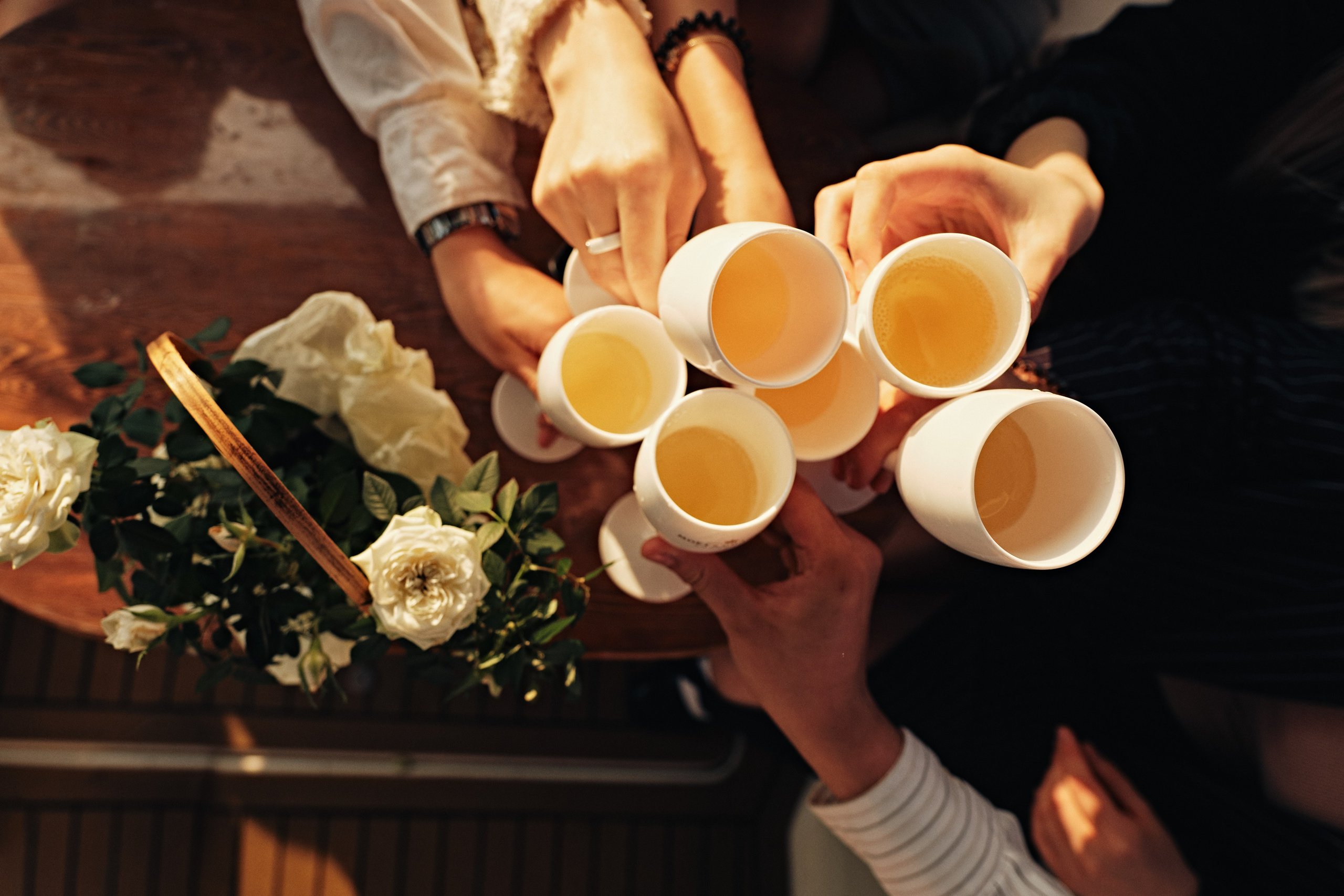 Фотосессия на катере в Санкт-Петербурге. Семейные и свадебные фотосессии в СПб, в студии, на улице, на природе