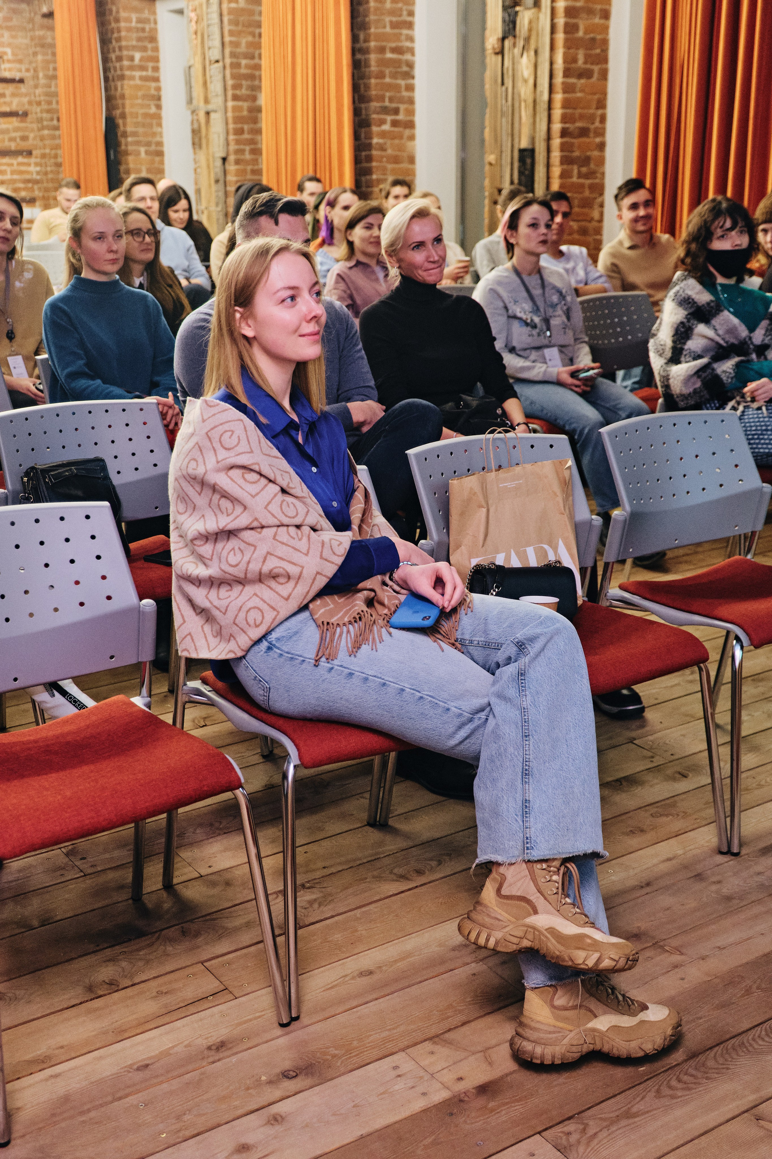 Репортажная съемка лекции в Санкт-Петербурге. Семейные и свадебные фотосессии в СПб, в студии, на улице, на природе