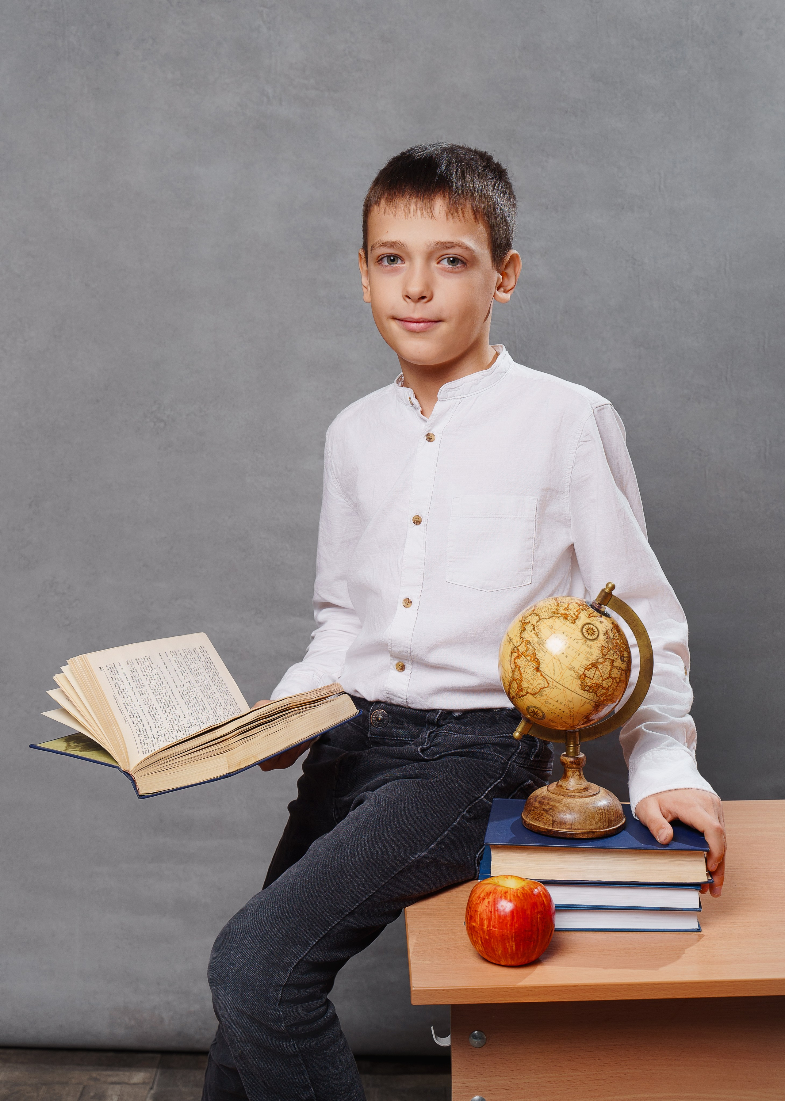 Дизайн «Алфавит». Стильные выпускные альбомы и индивидуальные фотосессии в Таганроге