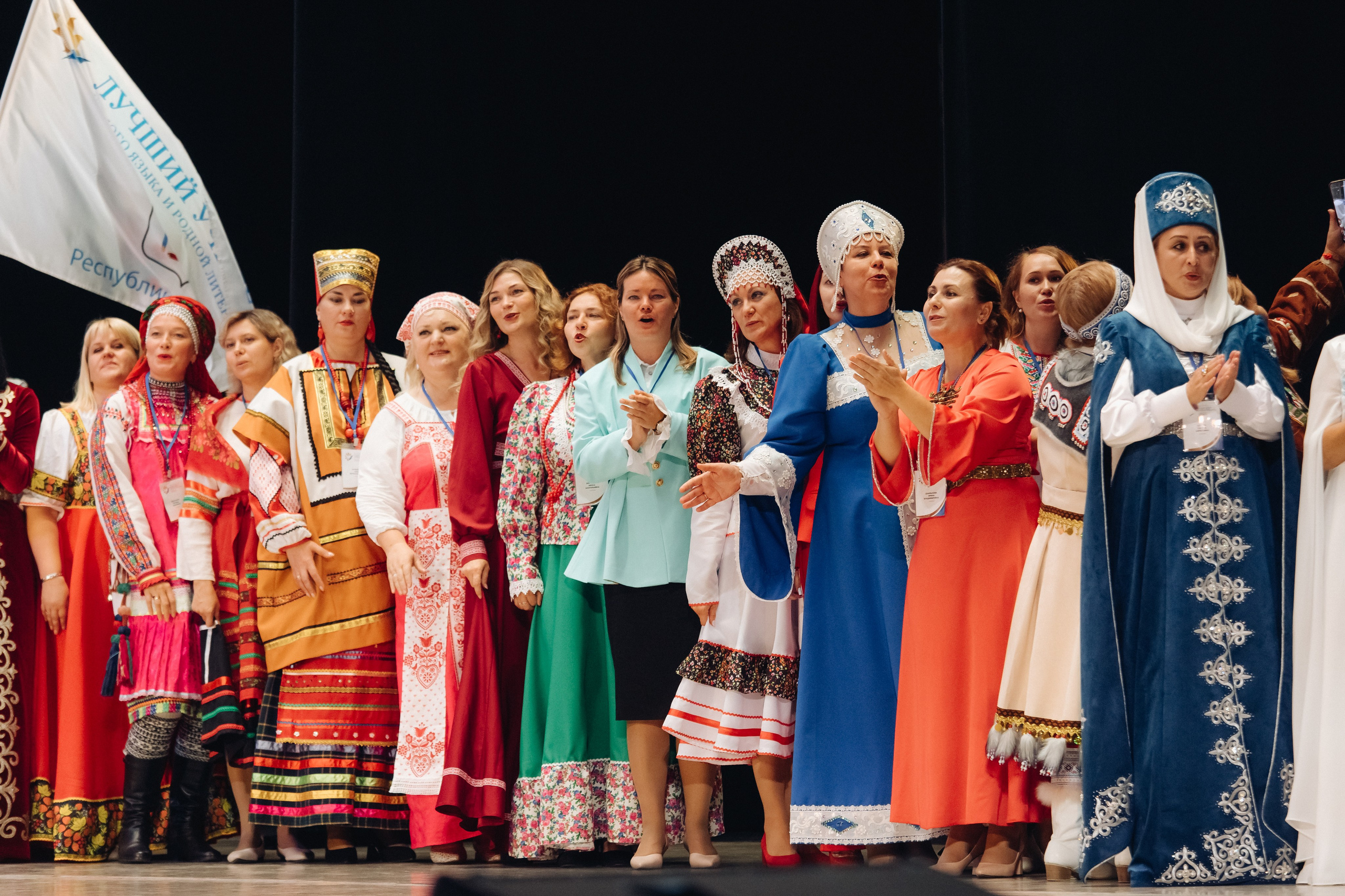 Лучший учитель родного языка и литературы 2025. Свадебный и семейный фотограф в Улан-Удэ