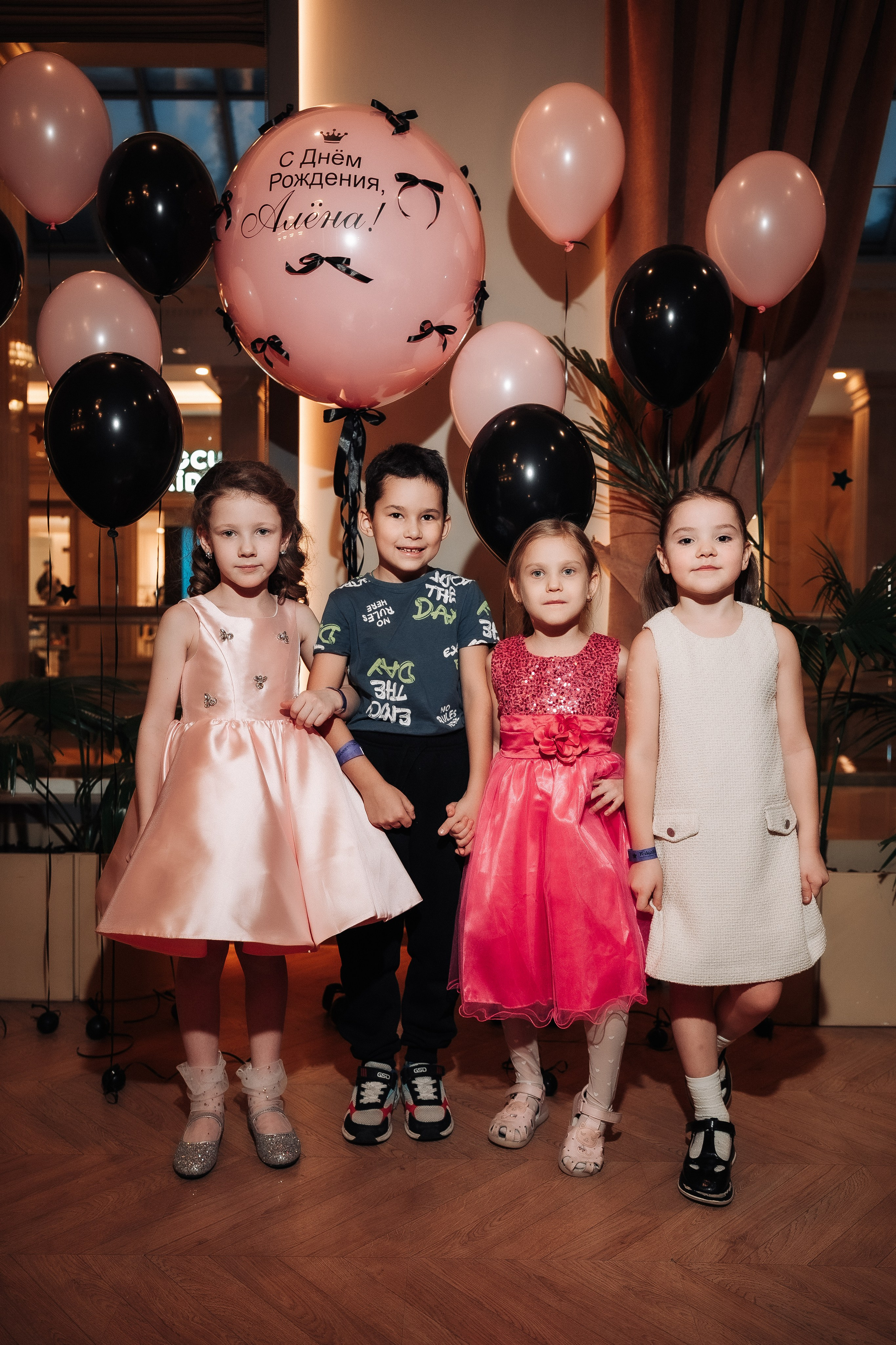 День рождения в Takaboom Vegas Крокус Сити. Свадебный и семейный фотограф в Москве и МО Геннадий Туманцев