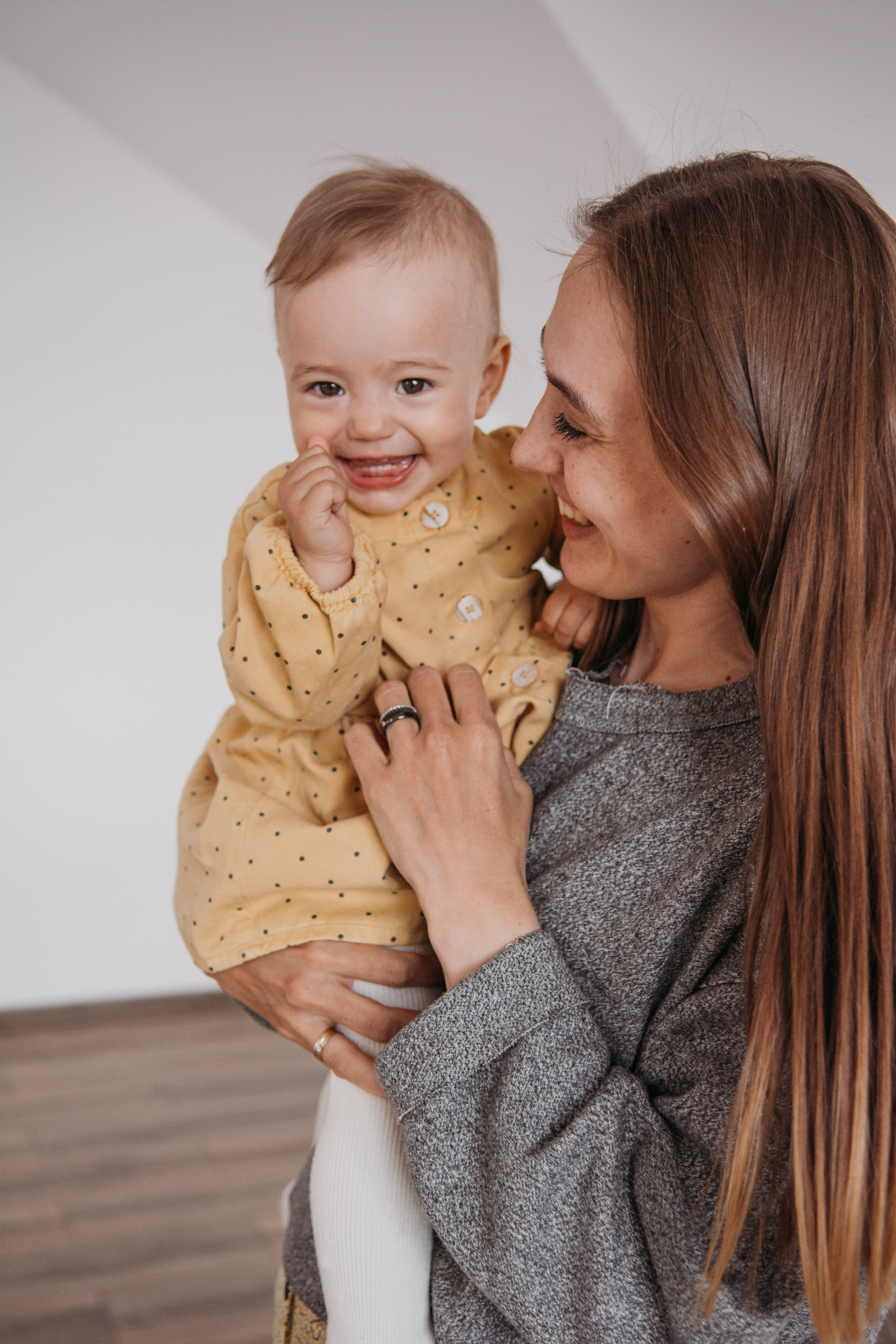Доченька, тебе уже годик 🧡. Семейный фотограф в Екатеринбурге Всеволод и Марина Пономаревы