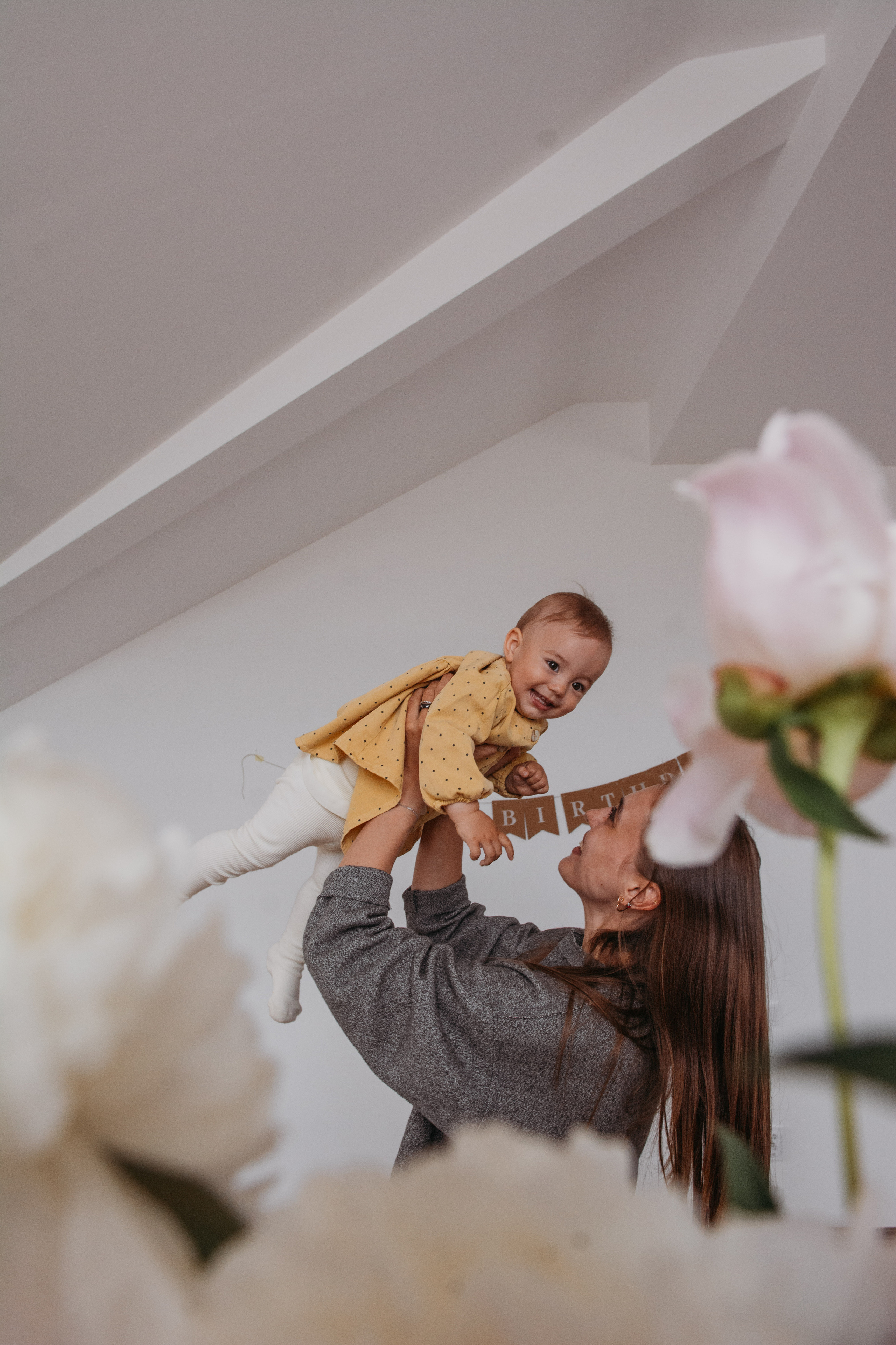 Доченька, тебе уже годик 🧡. Семейный фотограф в Екатеринбурге Всеволод и Марина Пономаревы