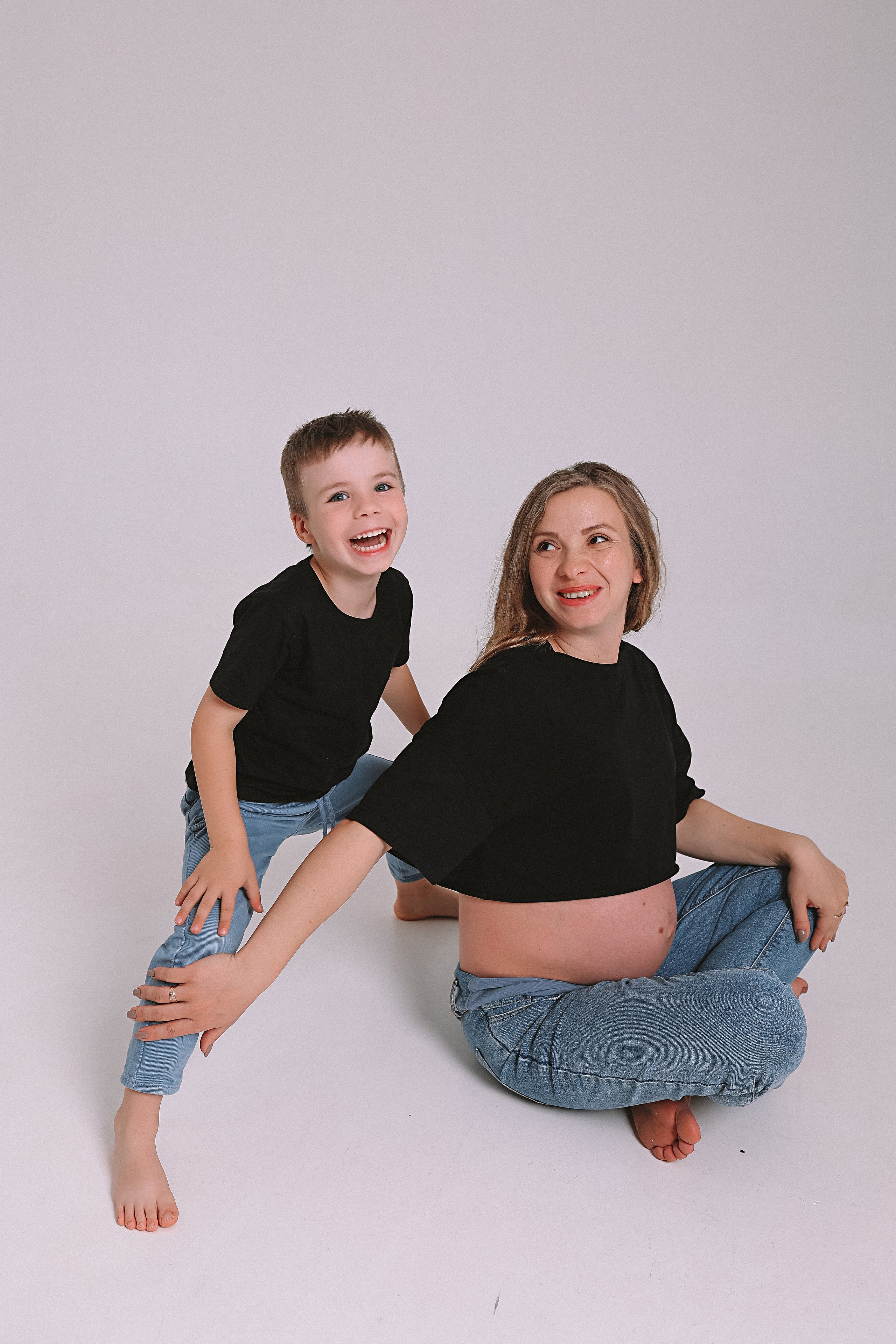 Фататум циклорама и зал. Семейный фотограф Тюмень, фотограф на роды Салмина Мария