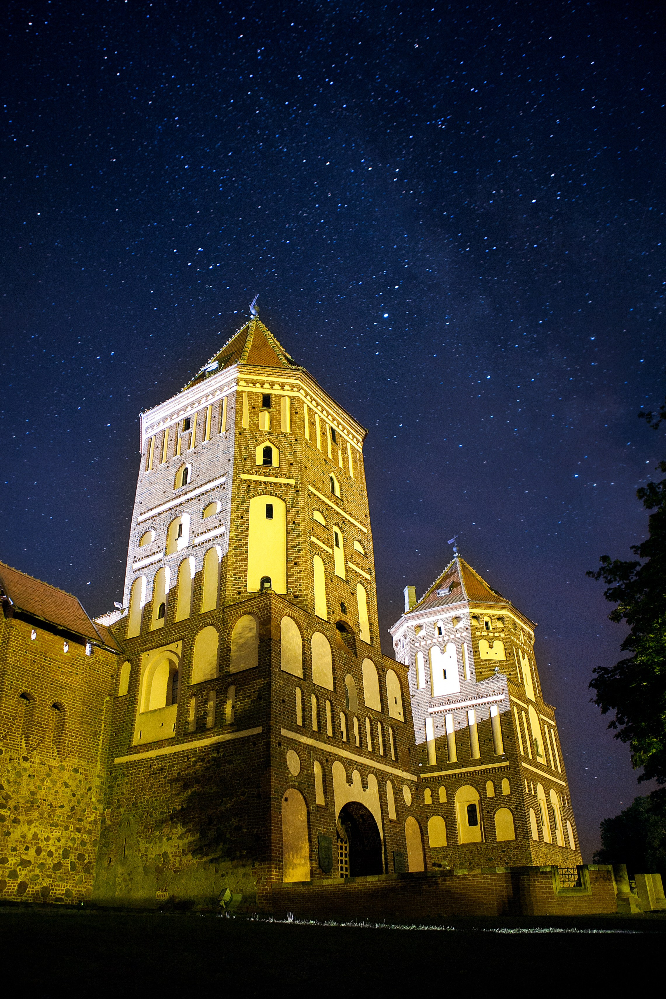 Мирский замок. Фотограф в Москве - Олег Гуров