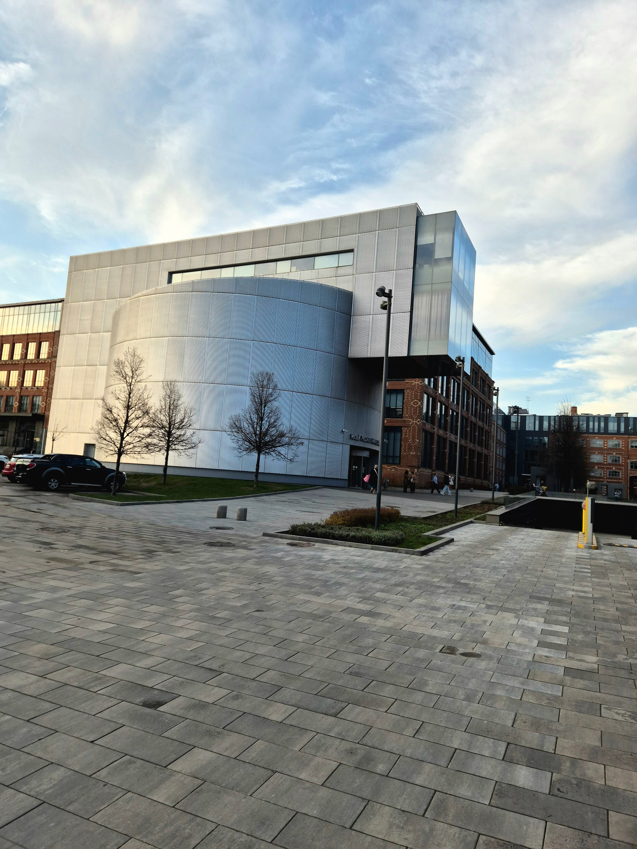 Музей русского импрессионизма, разместившийся в одном из цехов фабрики