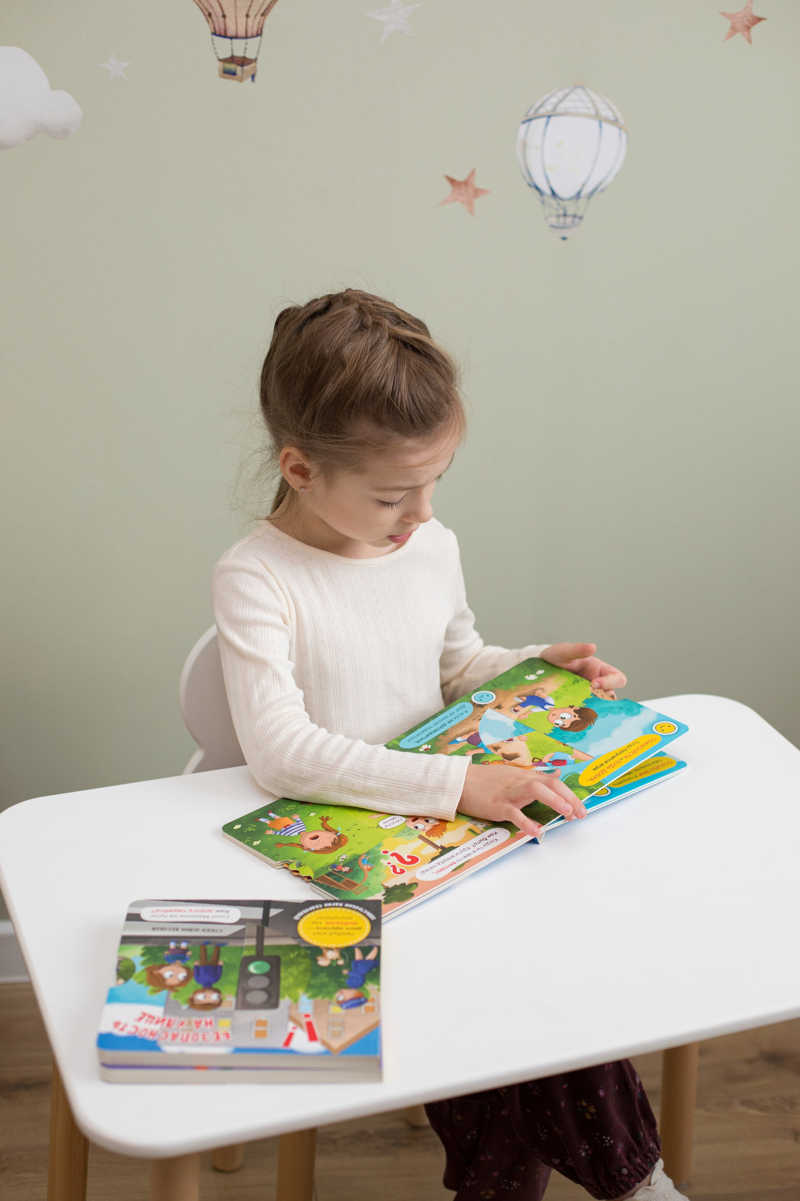 Контент с домашним интерьером для издательства «Счастье внутри». Детский и контент фотограф Надя Волкова Санкт-Петербург