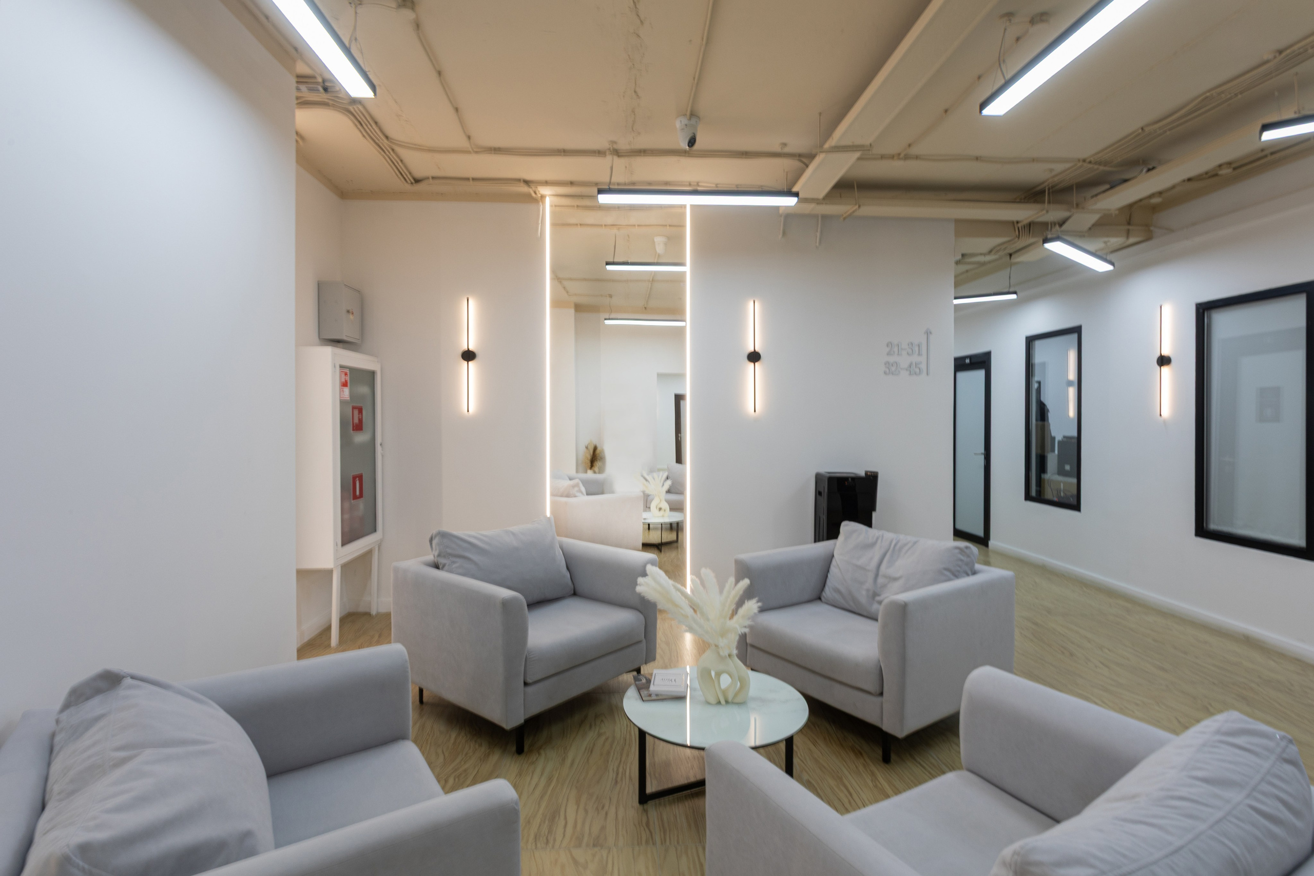 Бизнес-центр My Space Уфа, фото Алексея Муравьёва, современный офис,Лобби бизнес-центра My Space, съёмка фотографа Алексея Муравьёва, деловая атмосфера,Офисные помещения My Space Уфа, работа фотографа Алексея Муравьёва, деловой интерьер,Конференц-зал бизнес-центра My Space, фото Алексея Муравьёва, бизнес-встречи,Рецепция бизнес-центра My Space Уфа, съёмка Алексея Муравьёва, премиальный дизайн,Офисное пространство My Space, фото Алексея Муравьёва, рабочая зона,Панорамные окна бизнес-центра My Space, работа фотографа Алексея Муравьёва, вид на город,Лифт бизнес-центра My Space Уфа, съёмка Алексея Муравьёва, комфорт,Переговорная комната My Space, фото Алексея Муравьёва, деловой стиль,Зона отдыха бизнес-центра My Space, работа фотографа Алексея Муравьёва, комфорт для сотрудников,Инфраструктура My Space Уфа, съёмка Алексея Муравьёва, бизнес-услуги,Паркинг бизнес-центра My Space, фото Алексея Муравьёва, безопасность,Вестибюль My Space, работа фотографа Алексея Муравьёва, элегантность,Офисные кабинеты бизнес-центра My Space, съёмка Алексея Муравьёва, функциональность,Общественные зоны My Space Уфа, фото Алексея Муравьёва, современный дизайн,Рецепция и зона ожидания My Space, работа фотографа Алексея Муравьёва, стиль,Офисные перегородки бизнес-центра My Space, съёмка Алексея Муравьёва, зонирование,Интерьер бизнес-центра My Space Уфа, фото Алексея Муравьёва, деловой интерьер,Офисная мебель My Space, работа фотографа Алексея Муравьёва, эргономичность,Освещение бизнес-центра My Space, съёмка Алексея Муравьёва, комфорт для работы