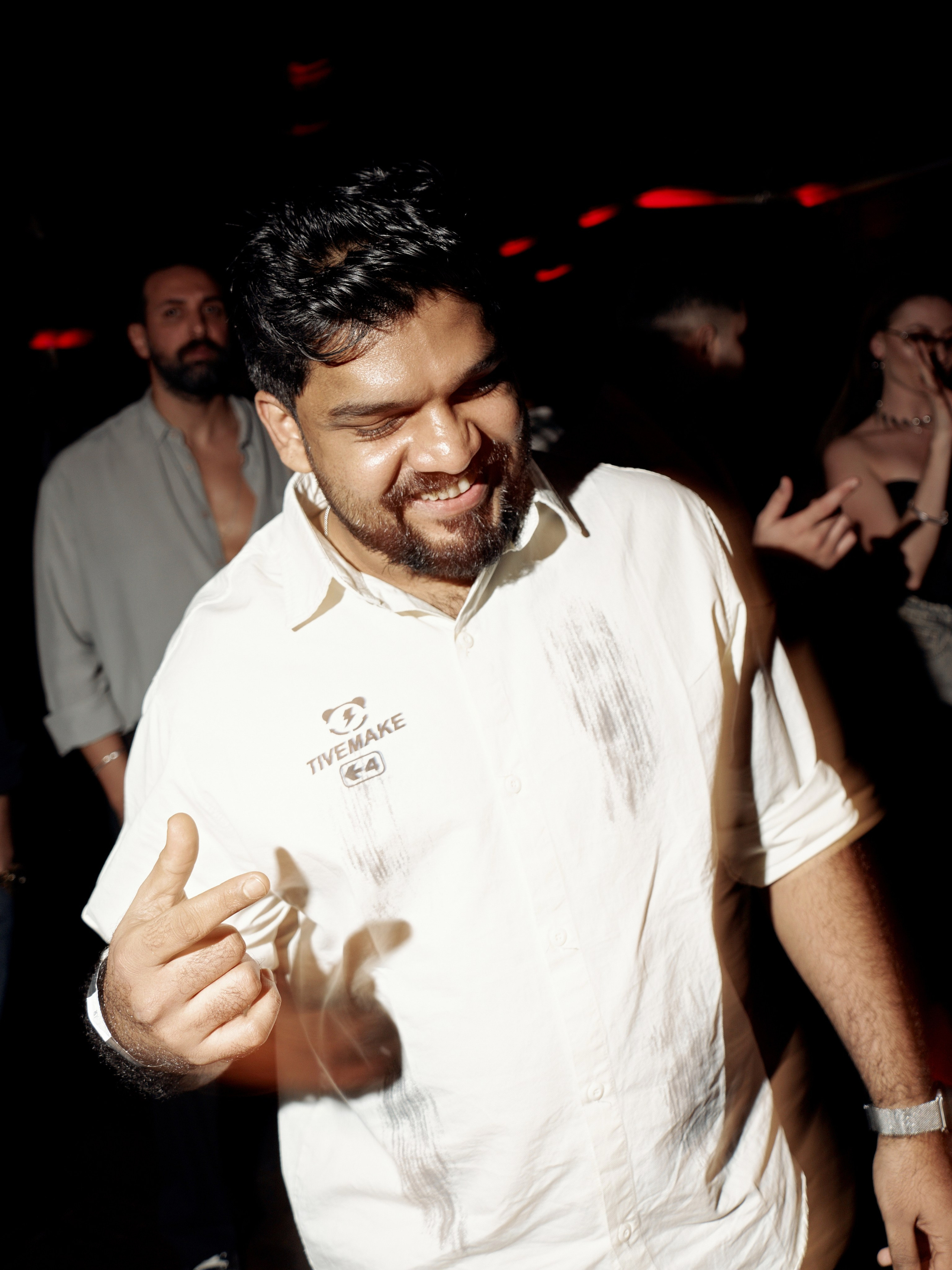 CLUB. NOIZOMAX Художественный фотограф в Дубай