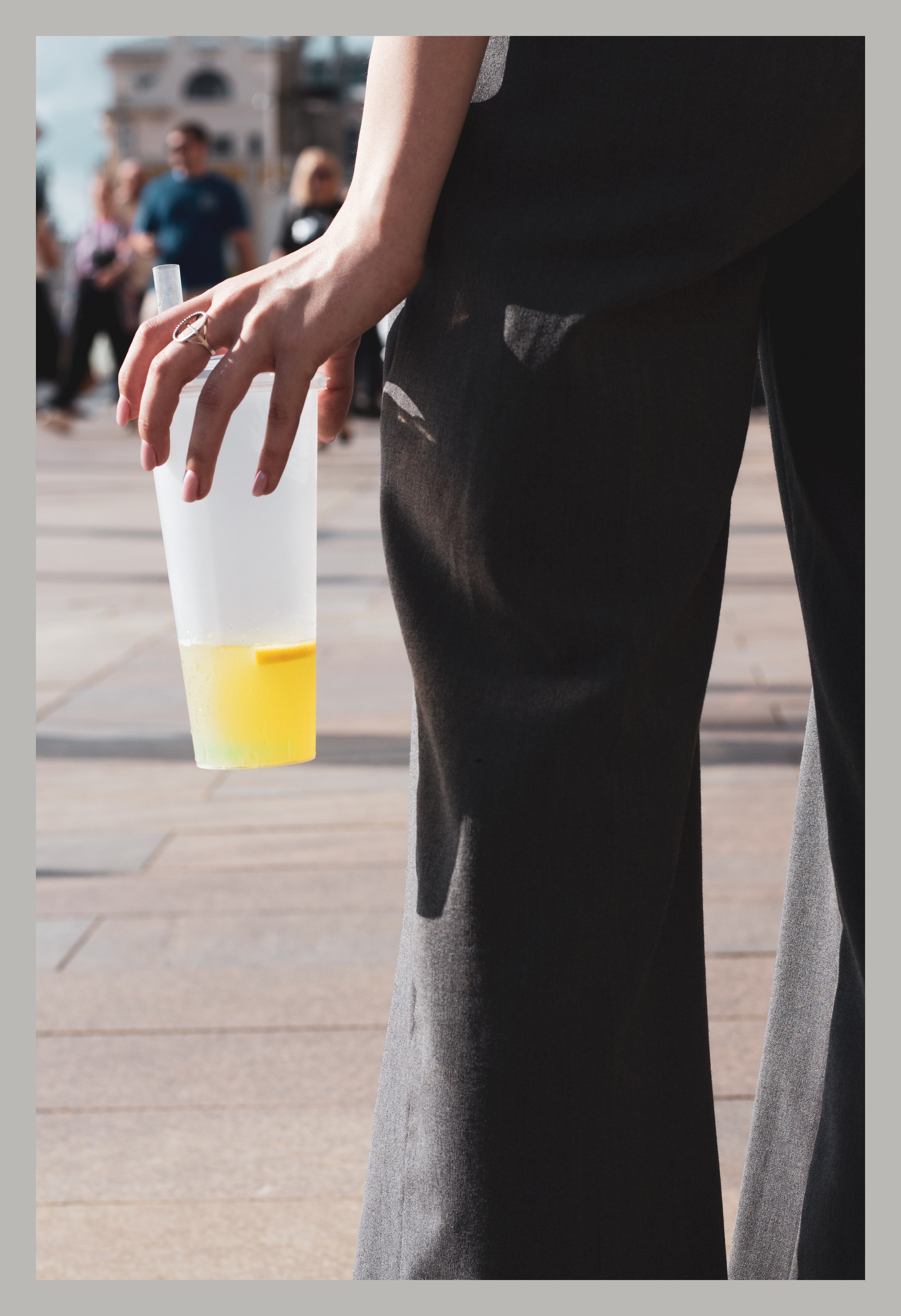 Уличная съемка — Виктория. Портретный фотограф в Орле. Готовые фото за 3 дня! Помощь в позировании. Советы по организации