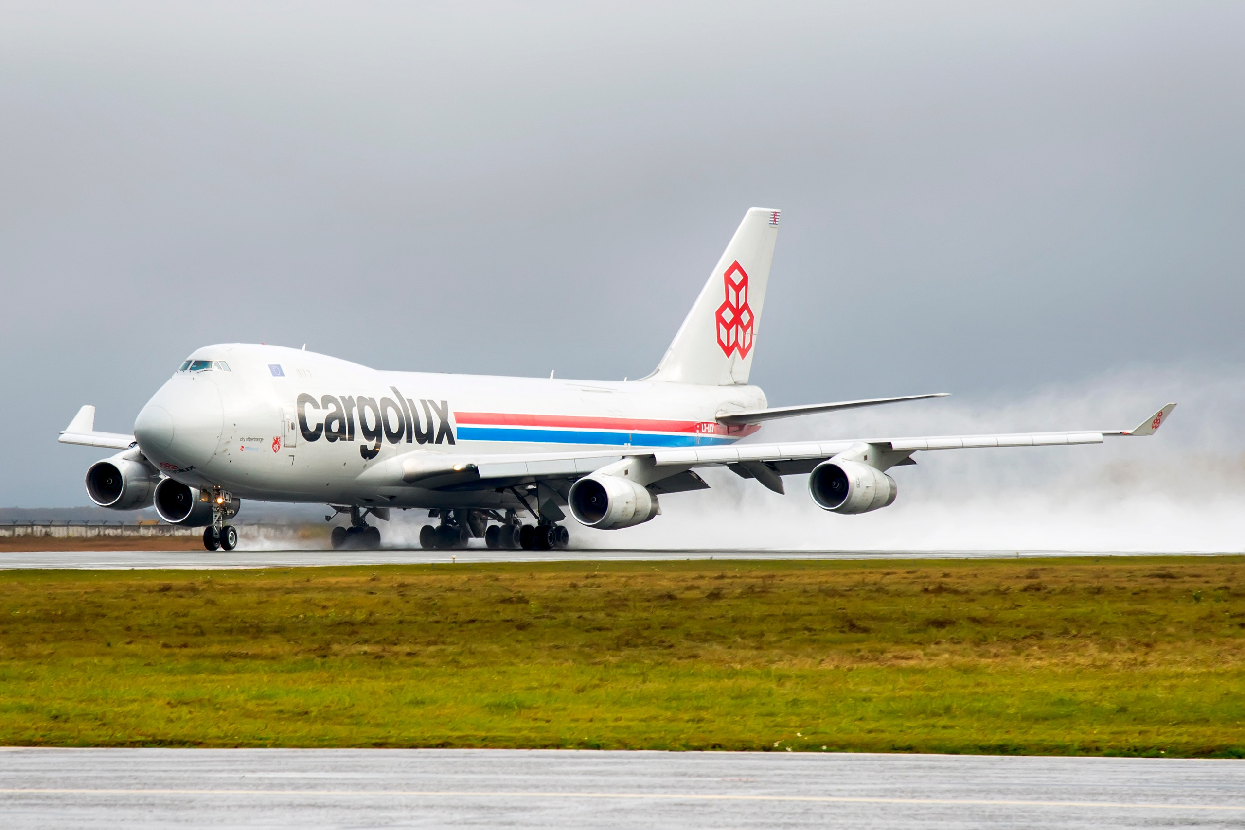 Авиация: самолеты, вертолеты, небесные зарисовки. От прошлого к будущему авиации через фотографию