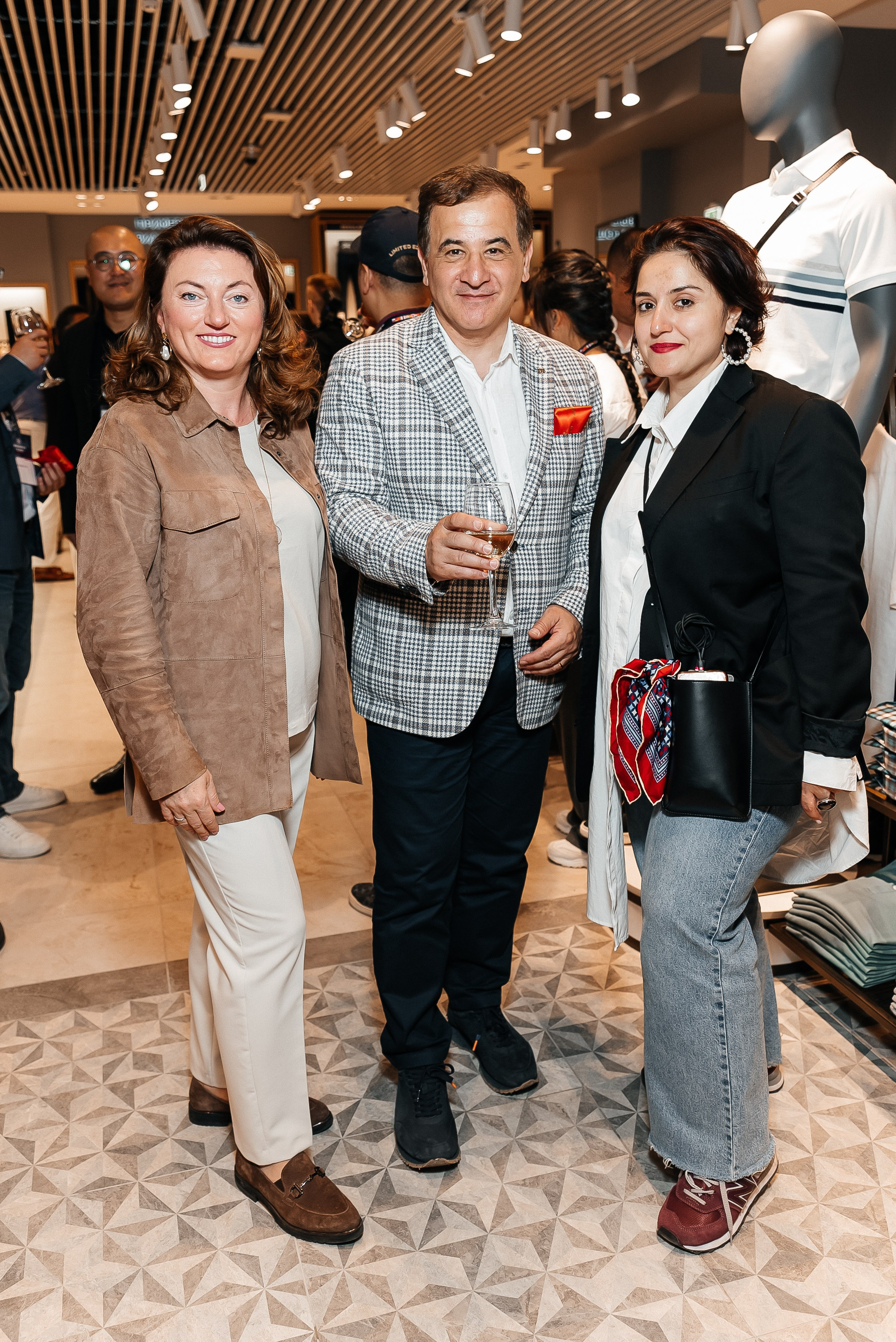 Henderson. Павел Краснов — Свадебный и репортажный фотограф в Москве