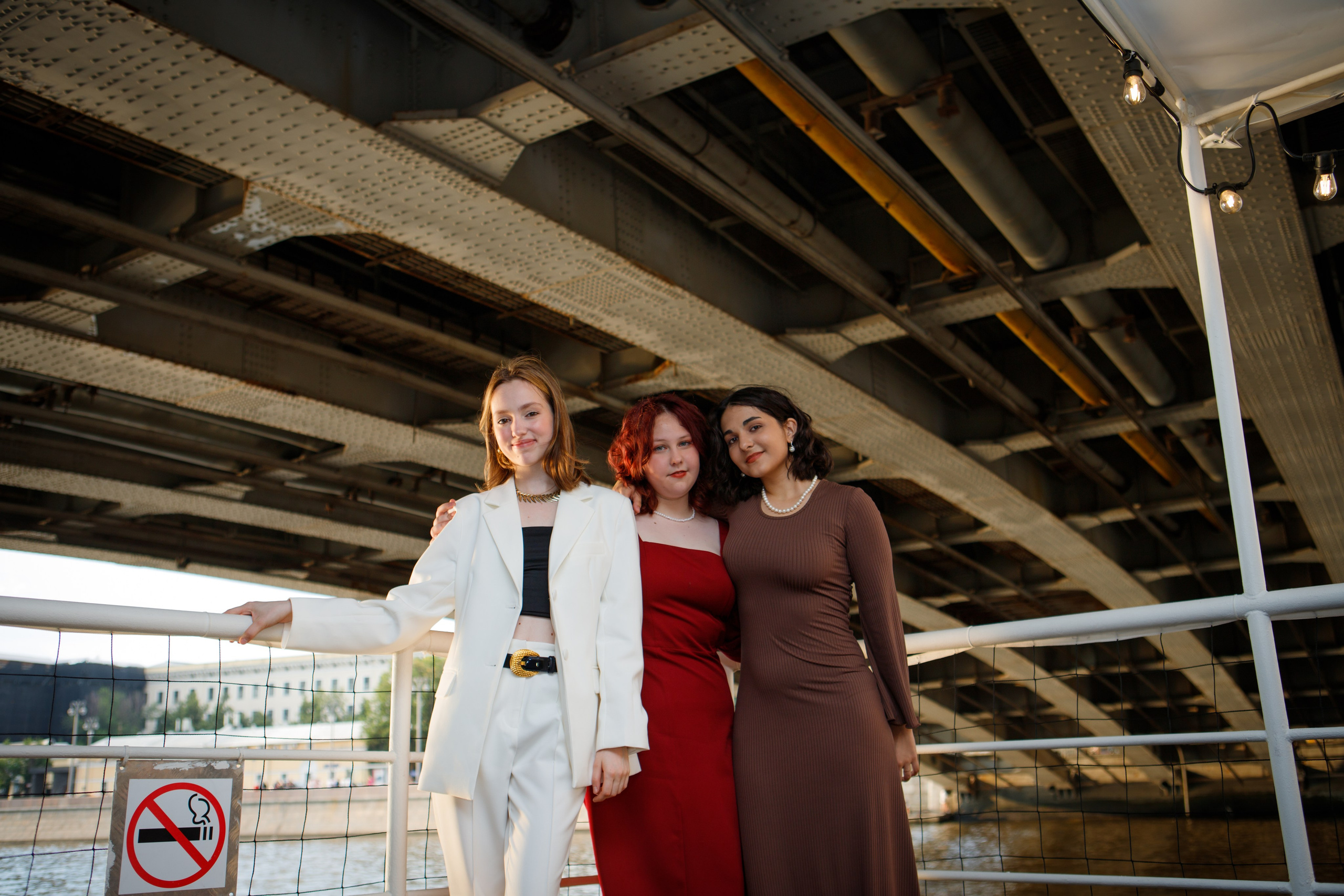 9 класс / Гимназия № 1558 имени Росалии де Кастро / Выпускной. Детский и семейный фотограф Мария Киселёва. Москва