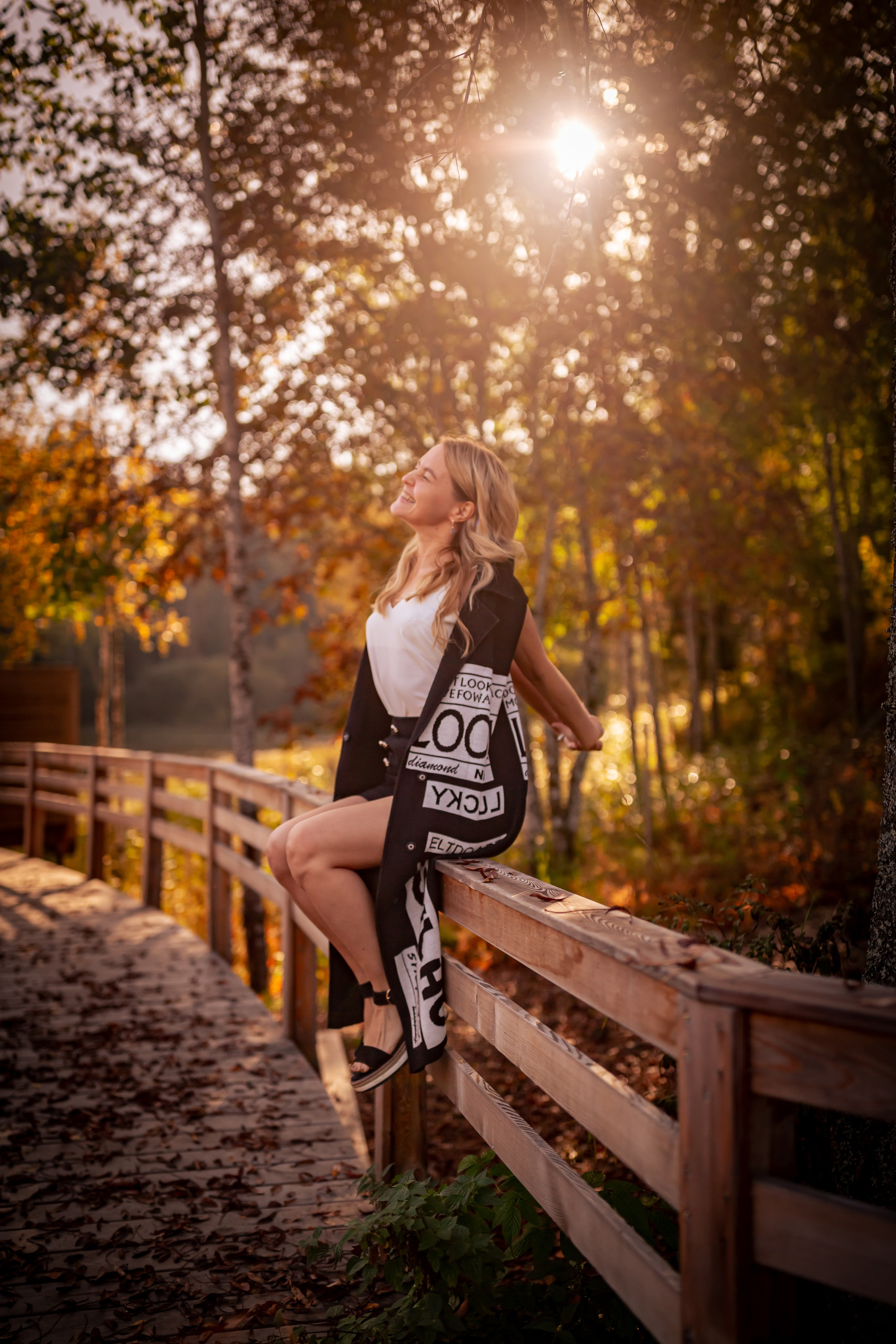 Фотосессия Ирины в осеннем лесу. Контент фотограф для экспертов в соцсетях Алена Собора Москва