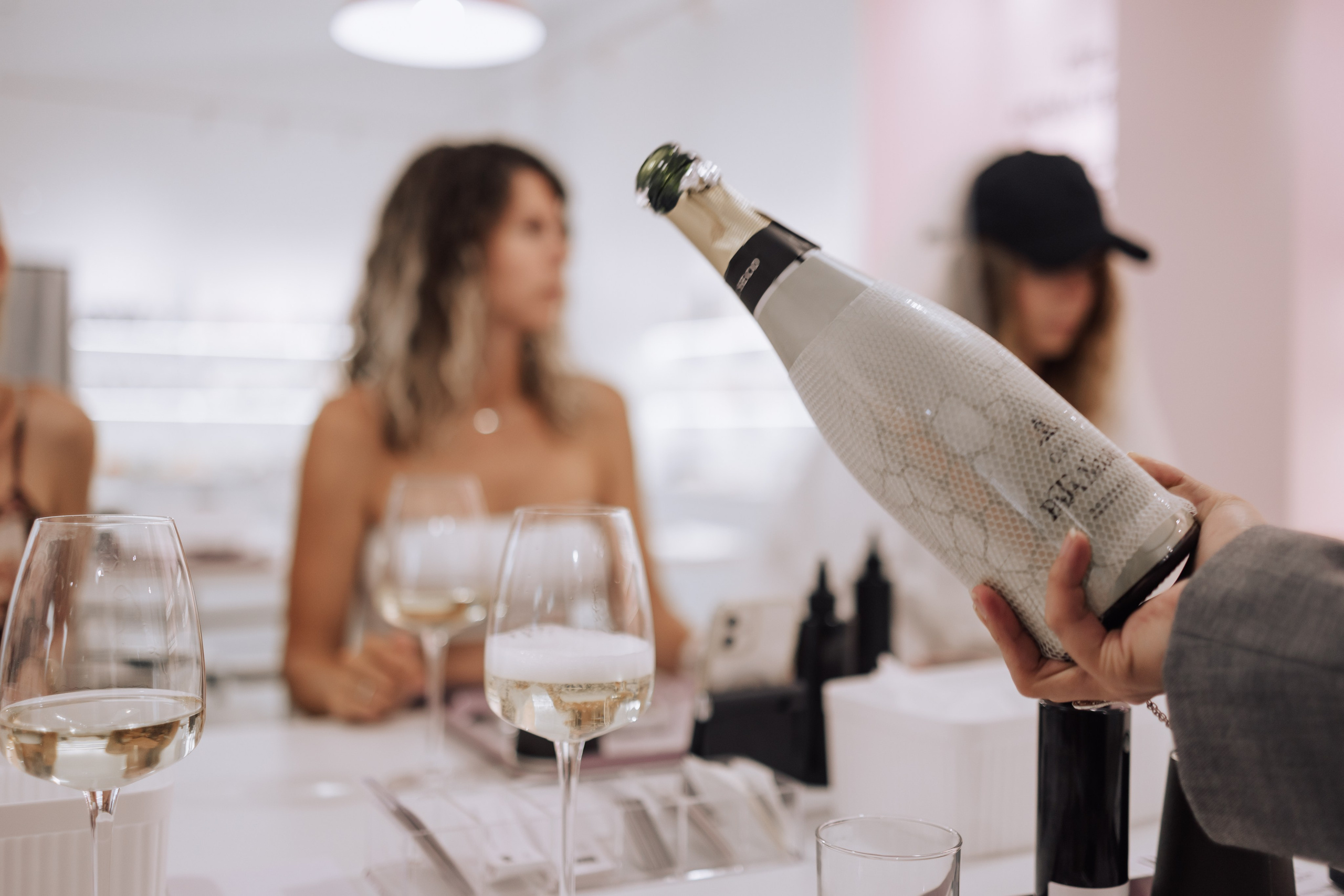 Rewax 18.07.24. Репортажный и портретный фотограф в Санктпетербурге. Видиосъемка мероприятий в Санкт-Петербурге