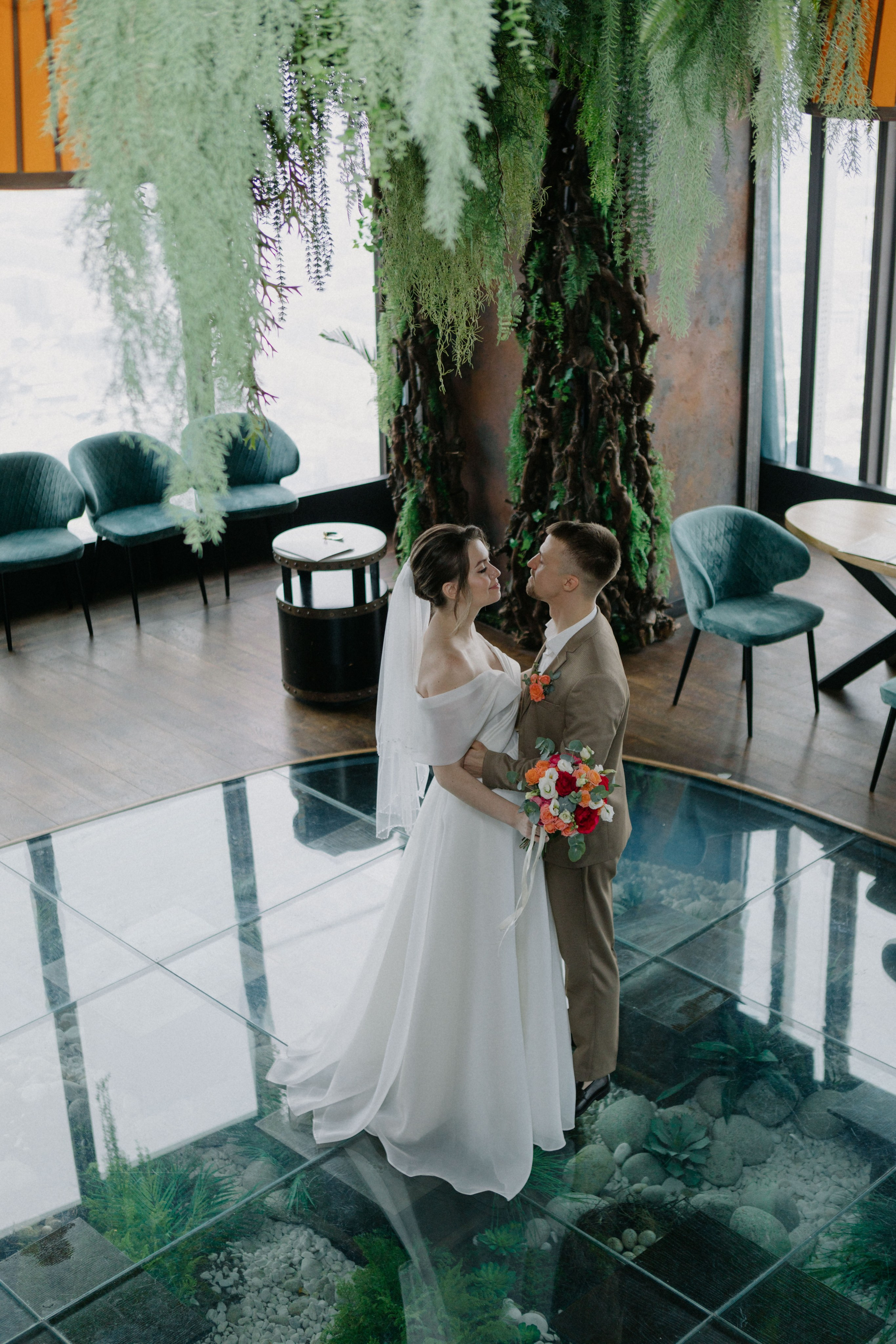 Ксюша и Илья. Утро в отеле роспись в Birds. Свадебный и портретный фотограф в Москве Анастасия Масюк