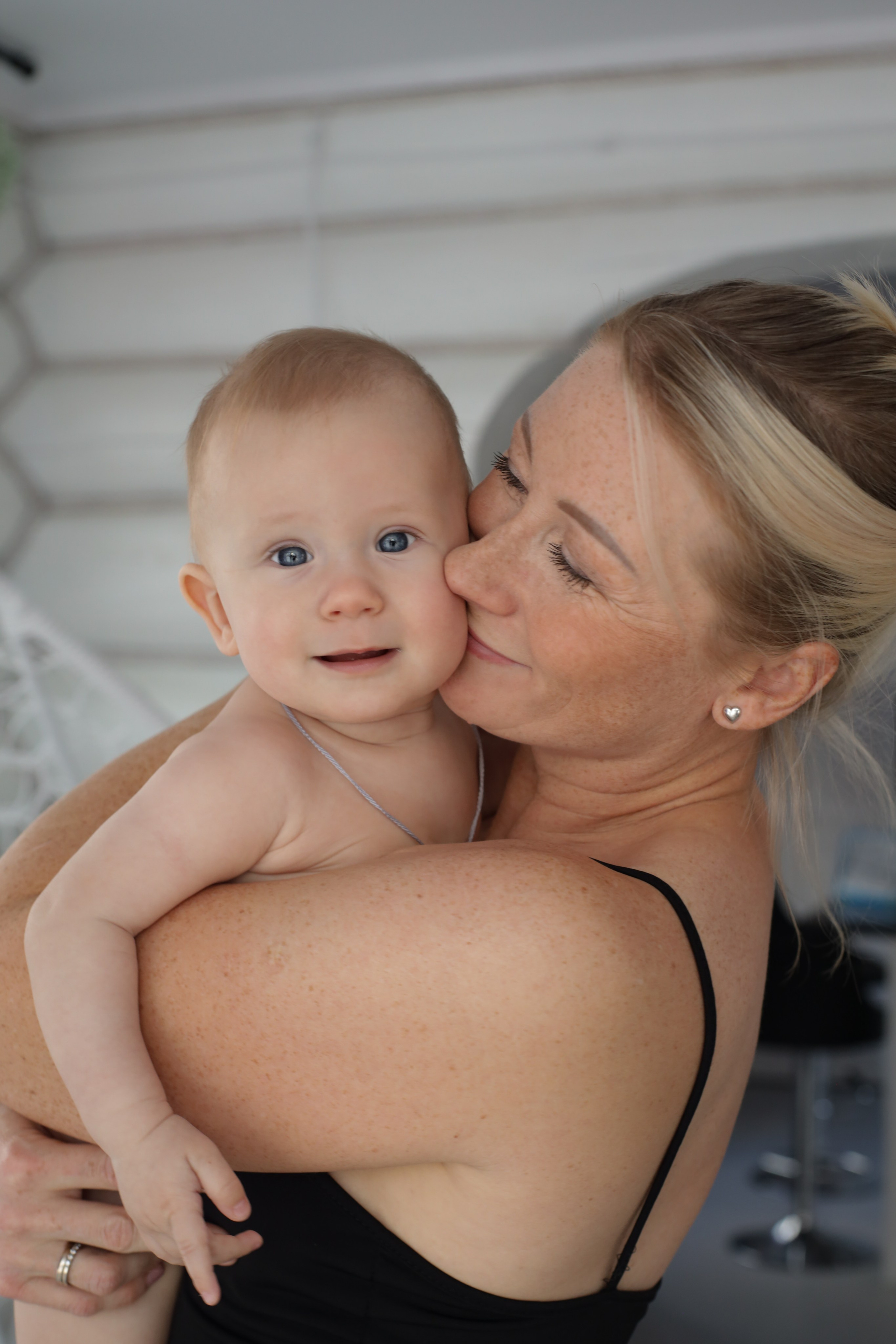 Фотосессия новорождённых и деток постарше