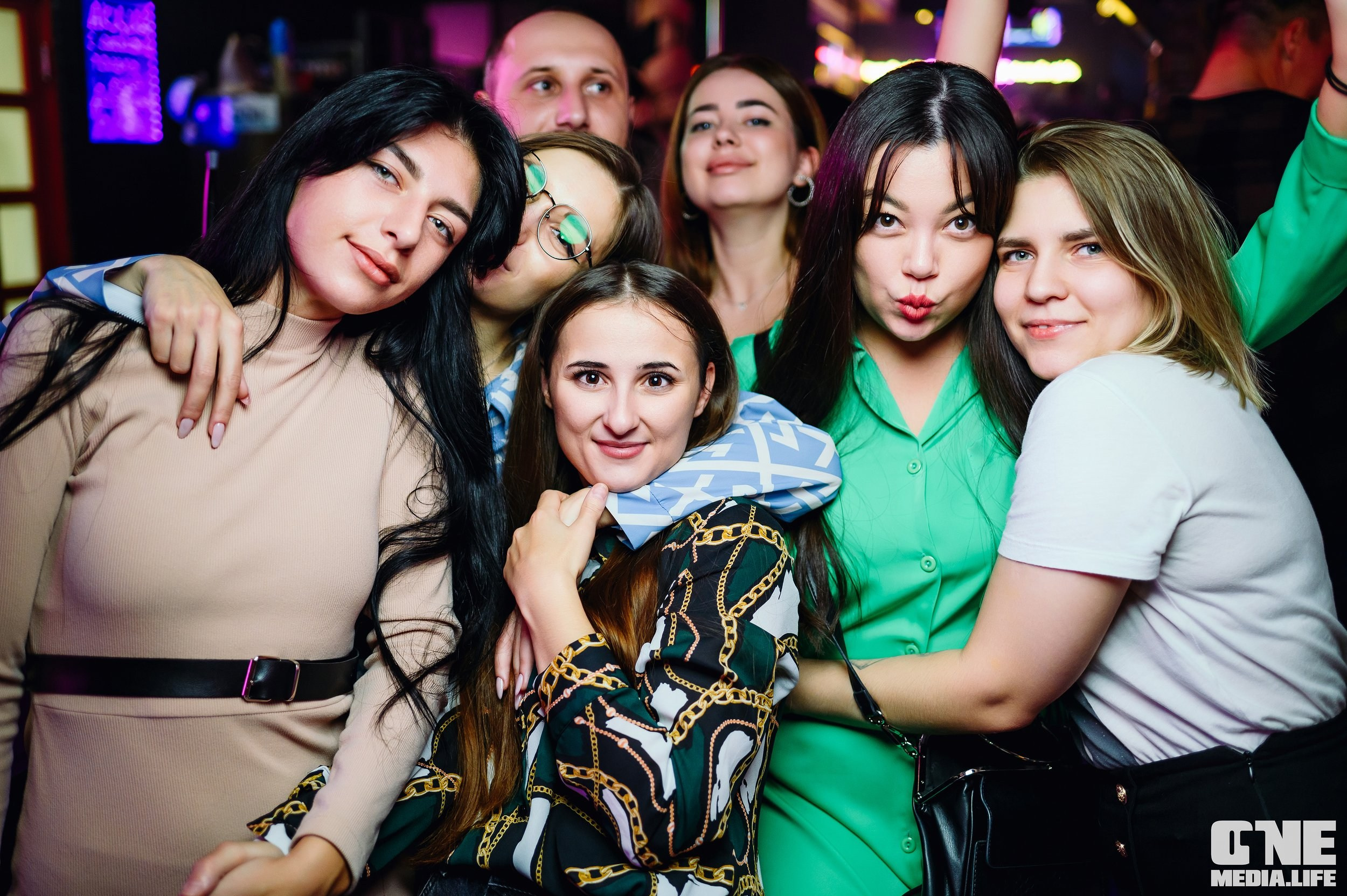 Фоторепортаж из бара XxxX. One Media Life: фоторепортажи, фотоотчеты с мероприятий и заведений