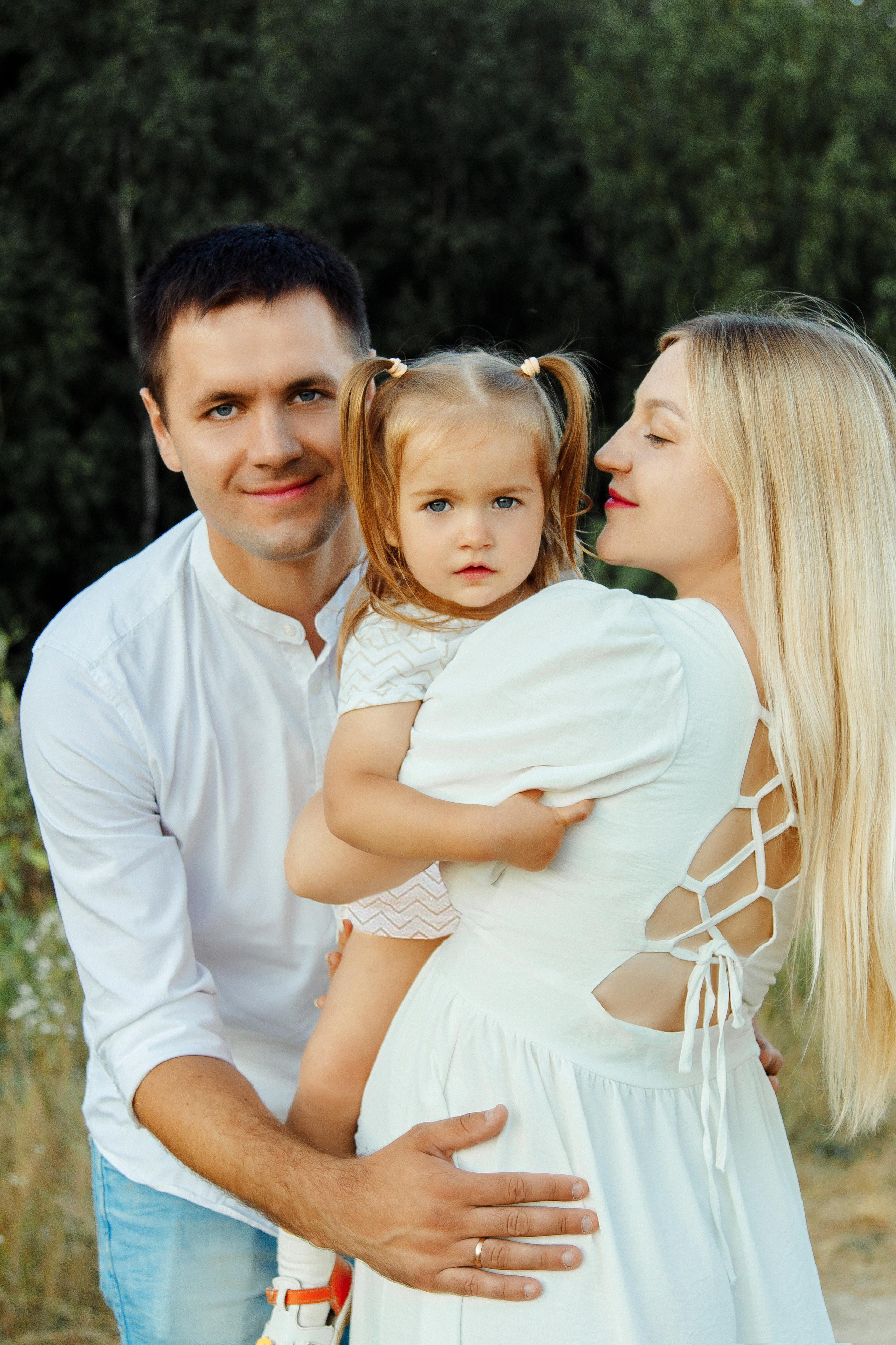 Фотосъемка беременности в поле недалеко от МКАД. Фотограф Александра Сыщенко