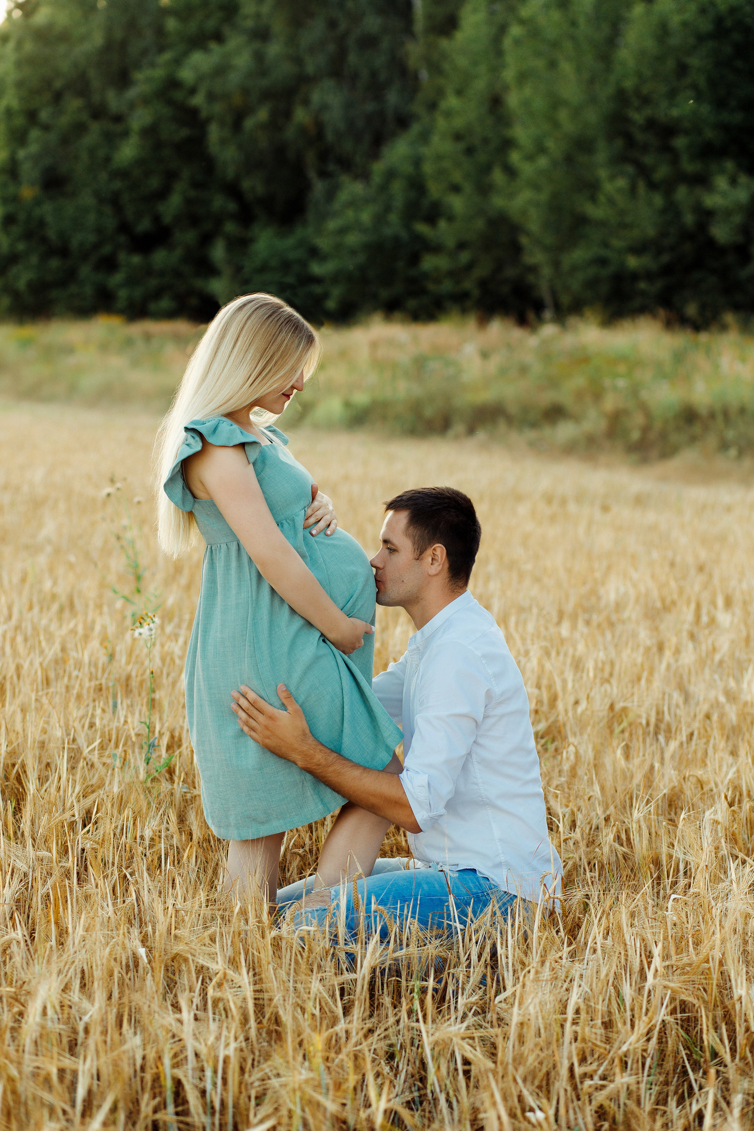 Фотосъемка беременности в поле недалеко от МКАД. Фотограф Александра Сыщенко