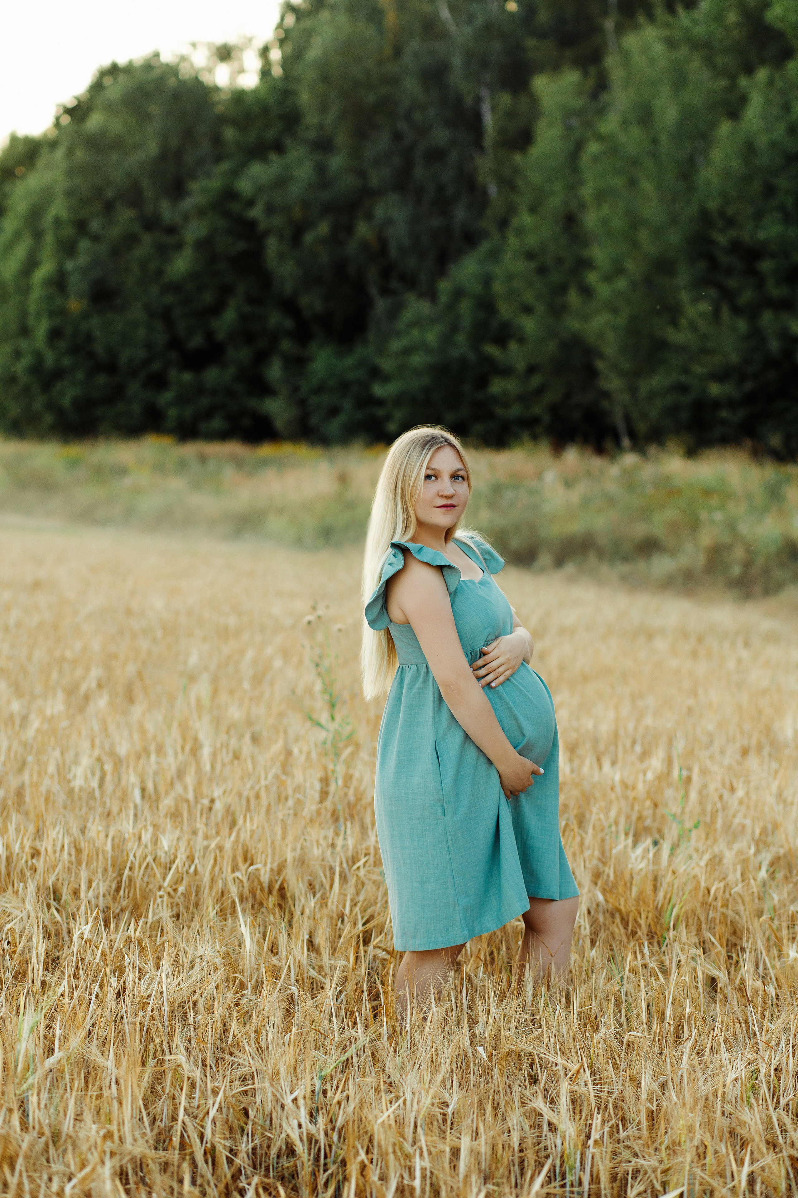 Фотосъемка беременности в поле недалеко от МКАД. Фотограф Александра Сыщенко