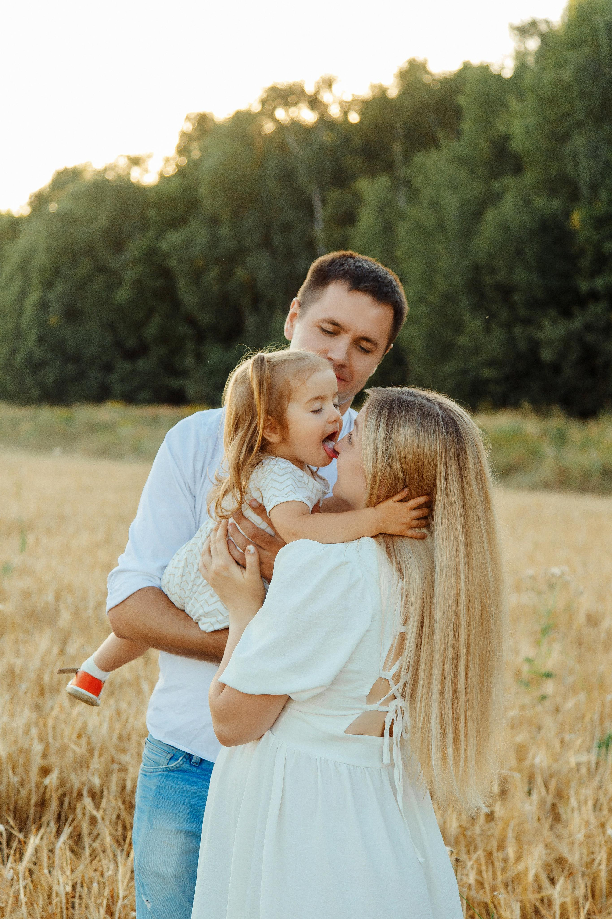 Фотосъемка беременности в поле недалеко от МКАД. Фотограф Александра Сыщенко