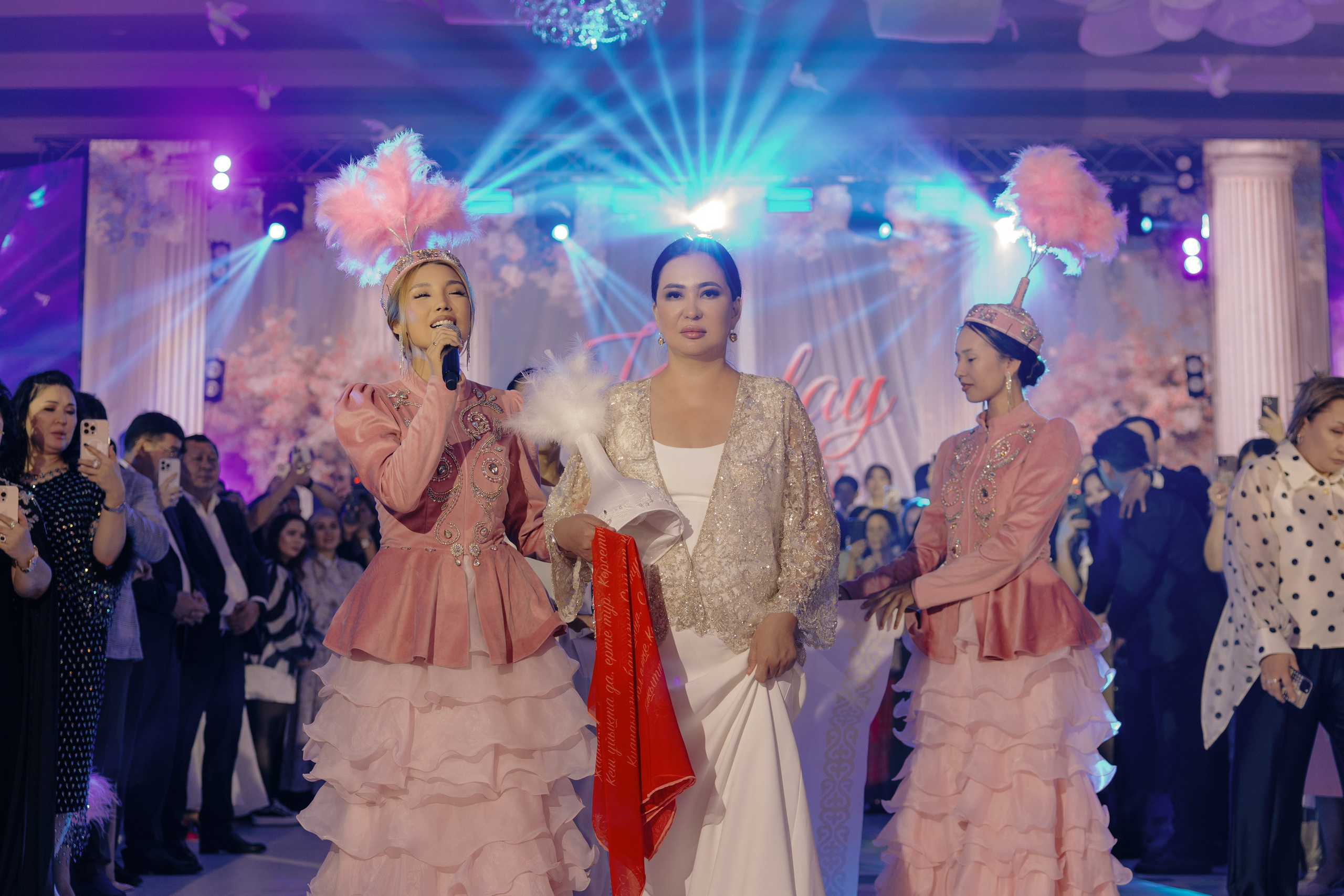 Kuralay Uzatu (Rixos). ___________________________________________________