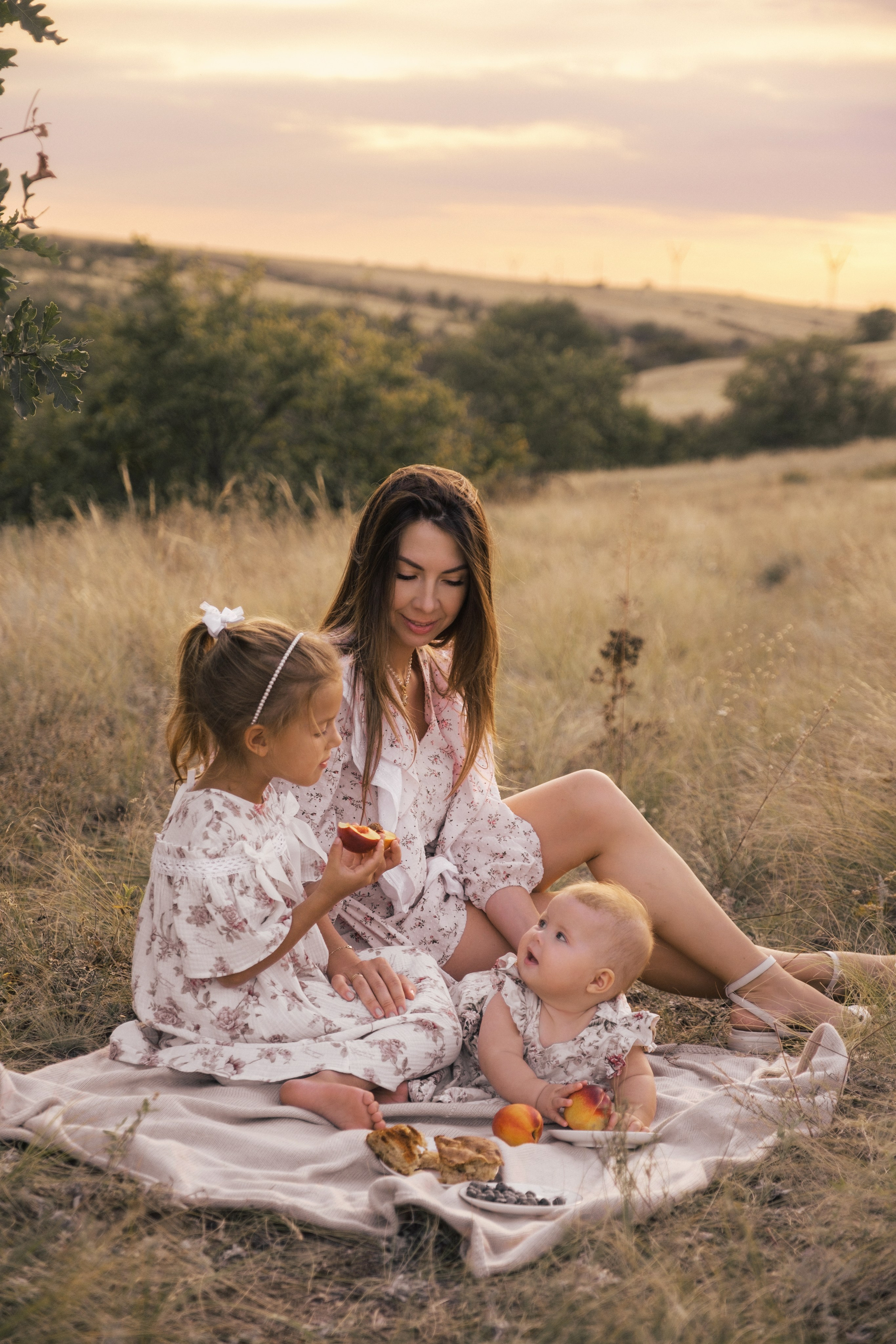 Арина, Борис, Валерия и Эмилия. Свадебный и семейный фотограф в Волгограде