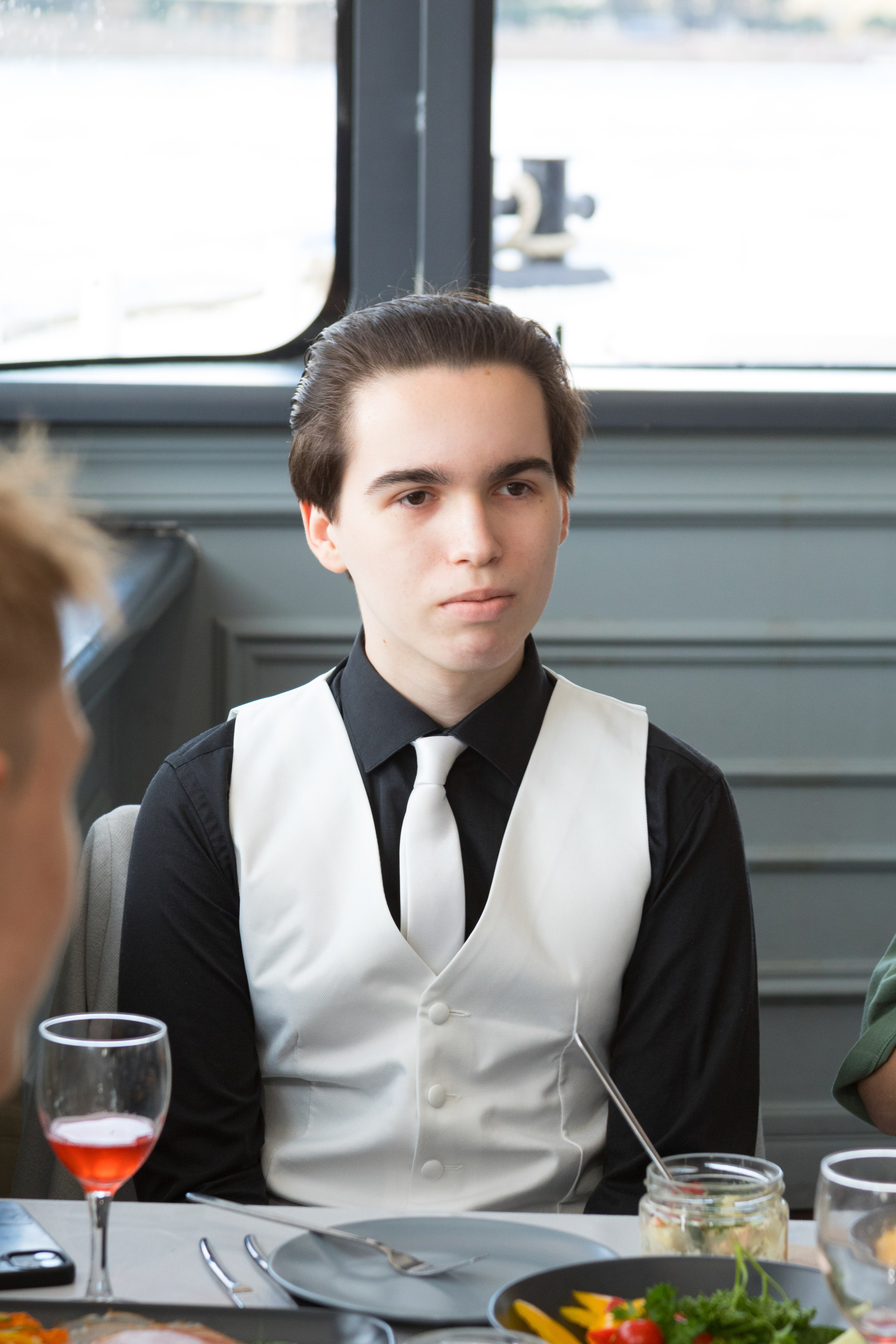 Репортажная съемка выпускного 9 класса на теплоходе. Детский и контент фотограф Надя Волкова Санкт-Петербург