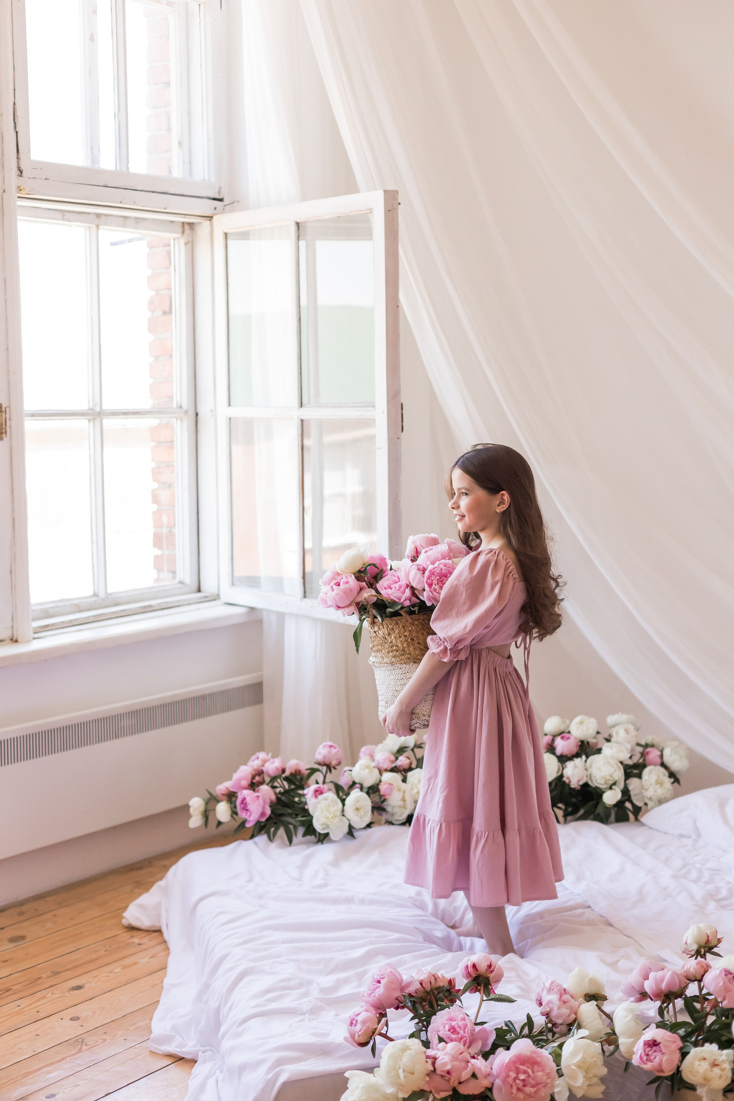 Пионы в студии. Семейный и детский фотограф Краснодар Валерия Власенко