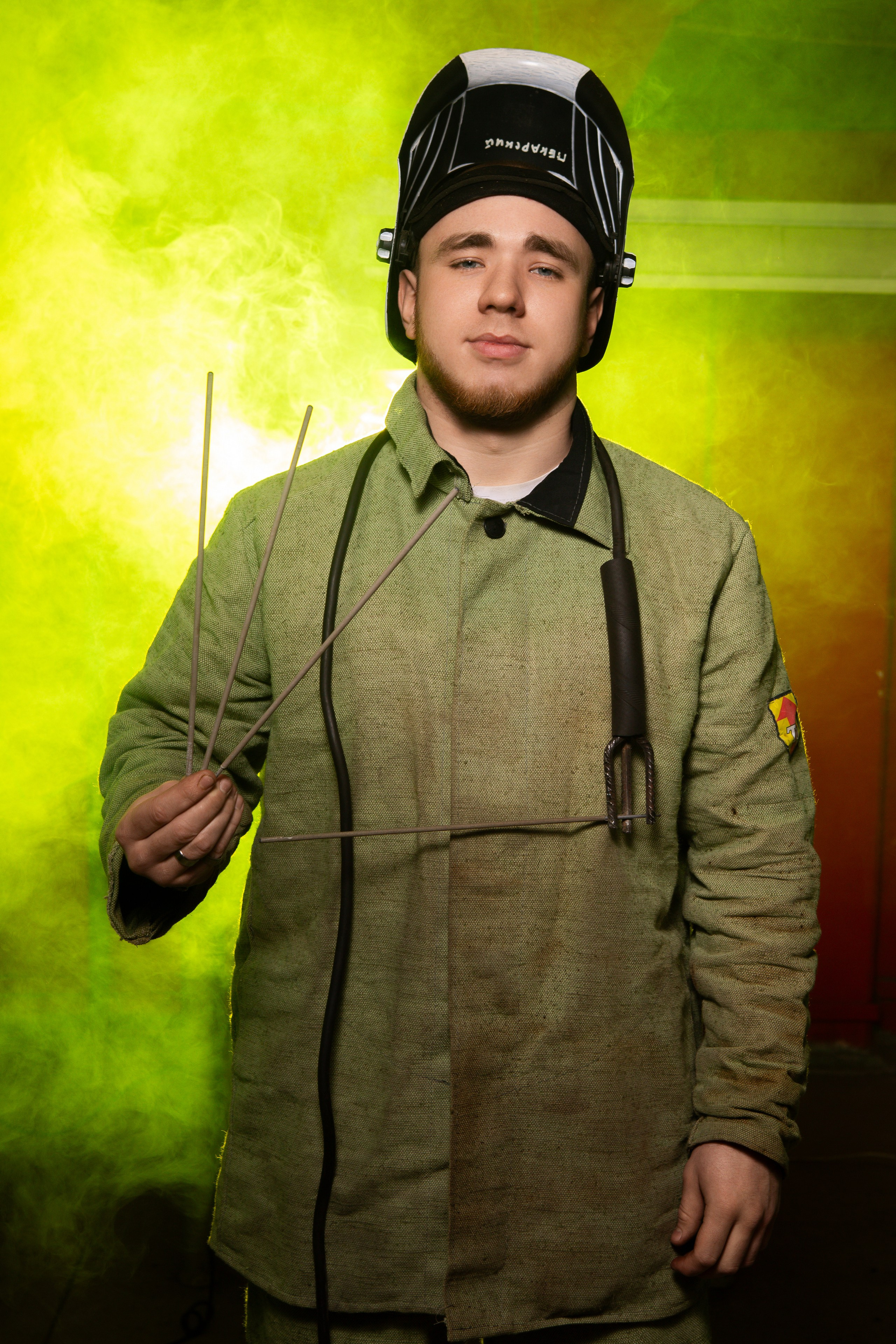 Портретная Фотосессия в Цеху для Выпускников Сварщиков | Твой Альбом Мценск. ТВОЙ АЛЬБОМ / ТВОИ ПРАВИЛА