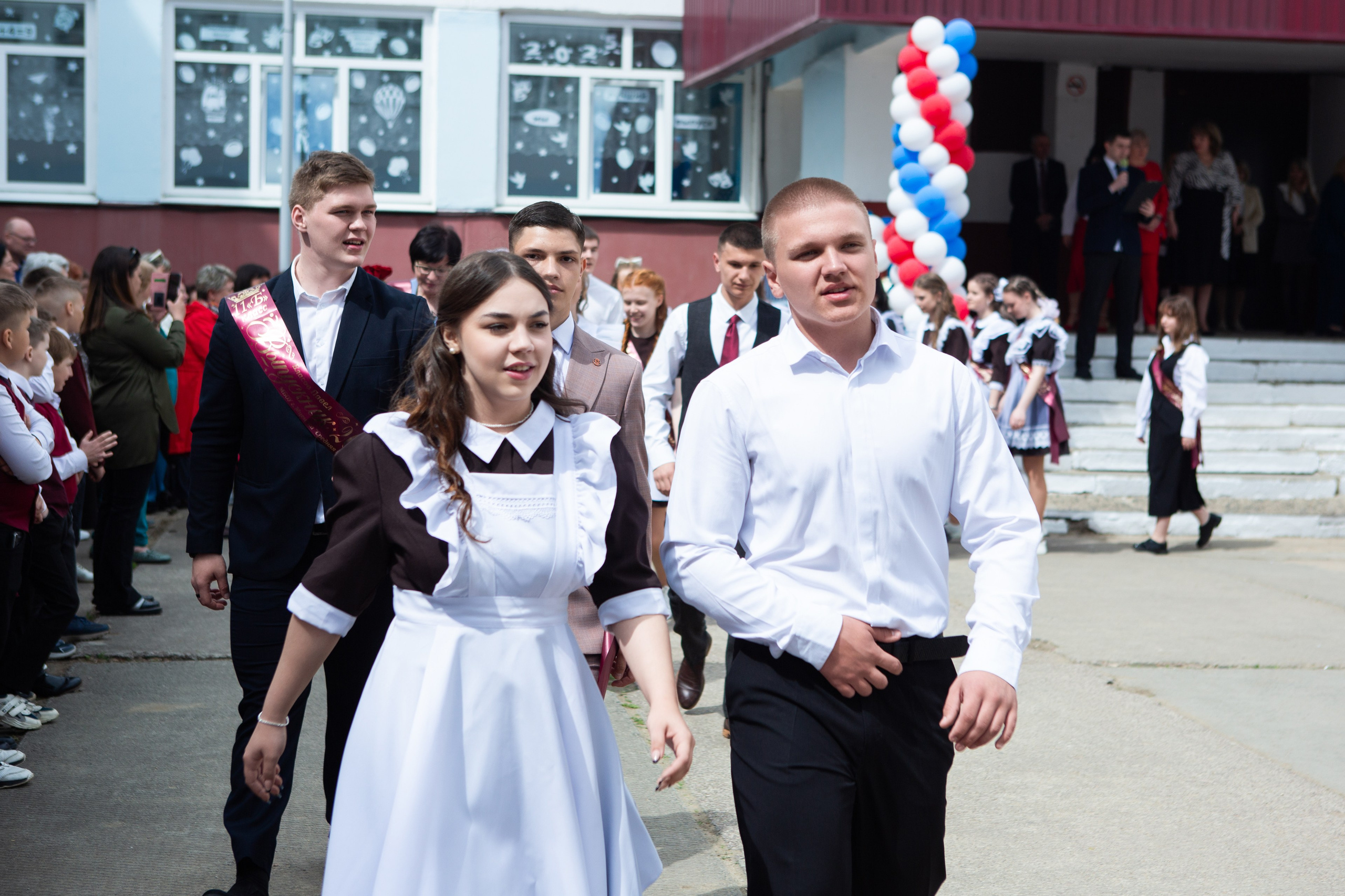 ПОСЛЕДНИЙ ЗВОНОК 2025 9 ШКОЛА. ТВОЙ АЛЬБОМ / ТВОИ ПРАВИЛА