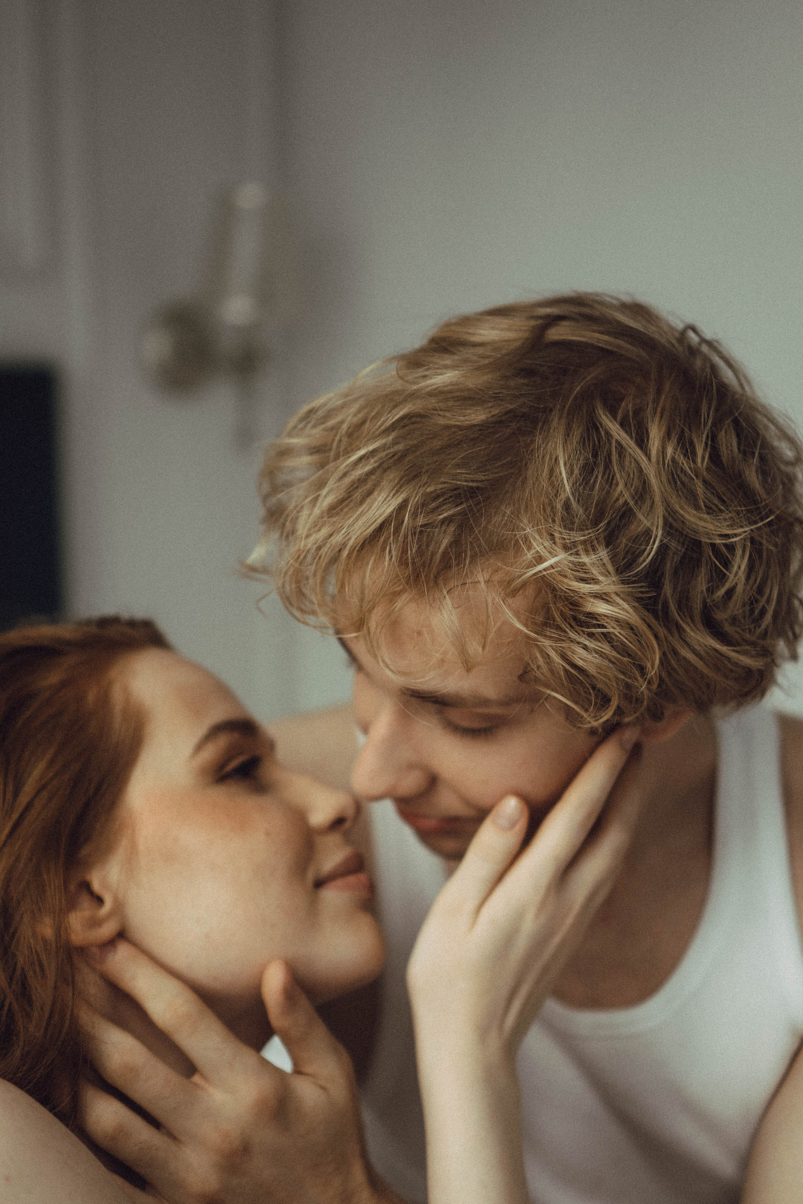 СВАДЕБНАЯ СЬЕМКА В ОТЕЛЕ. СБОРЫ ЖЕНИХА И НЕВЕСТЫ И ТАКЖЕ ТОР И ПОДГОТОВКА К ПРОГУЛКЕ. Профессиональный фотограф, Санкт-Петербург — Виктория Богомолова