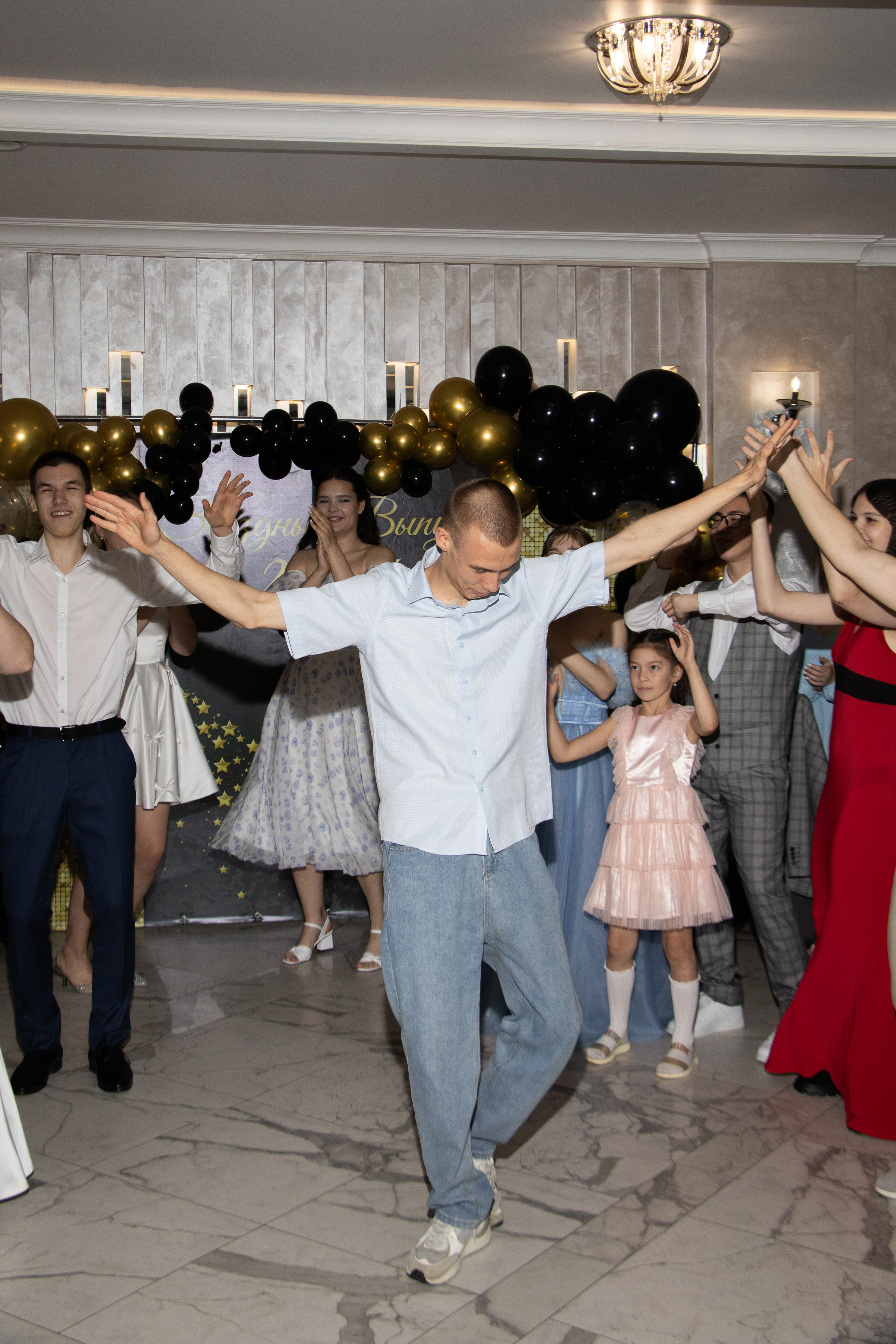 Выпускной 11 класс. Фотограф Лысенко Полина