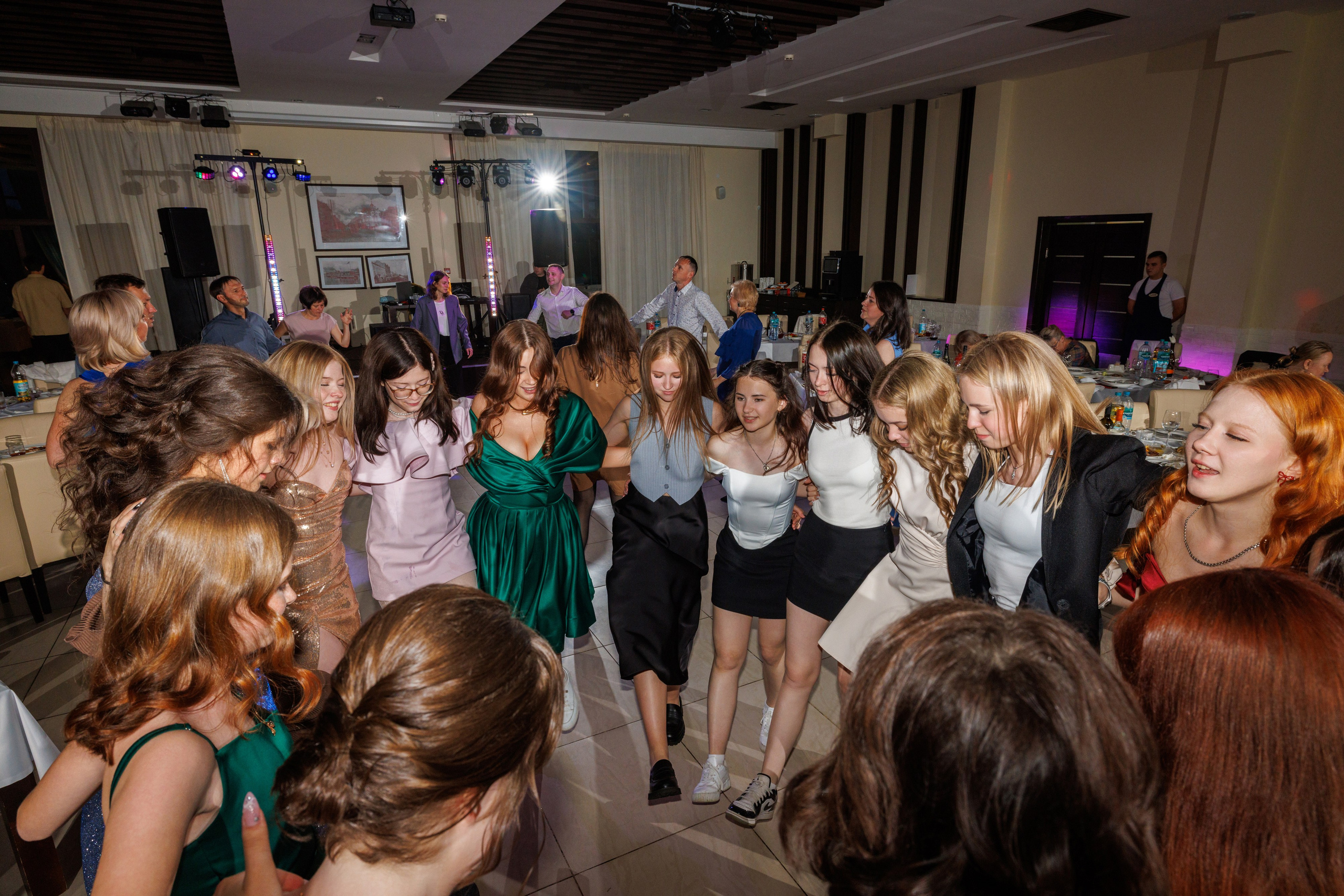 Выпускной 2025 Шк 10. Коммерческий фотограф Андрей Тремасов