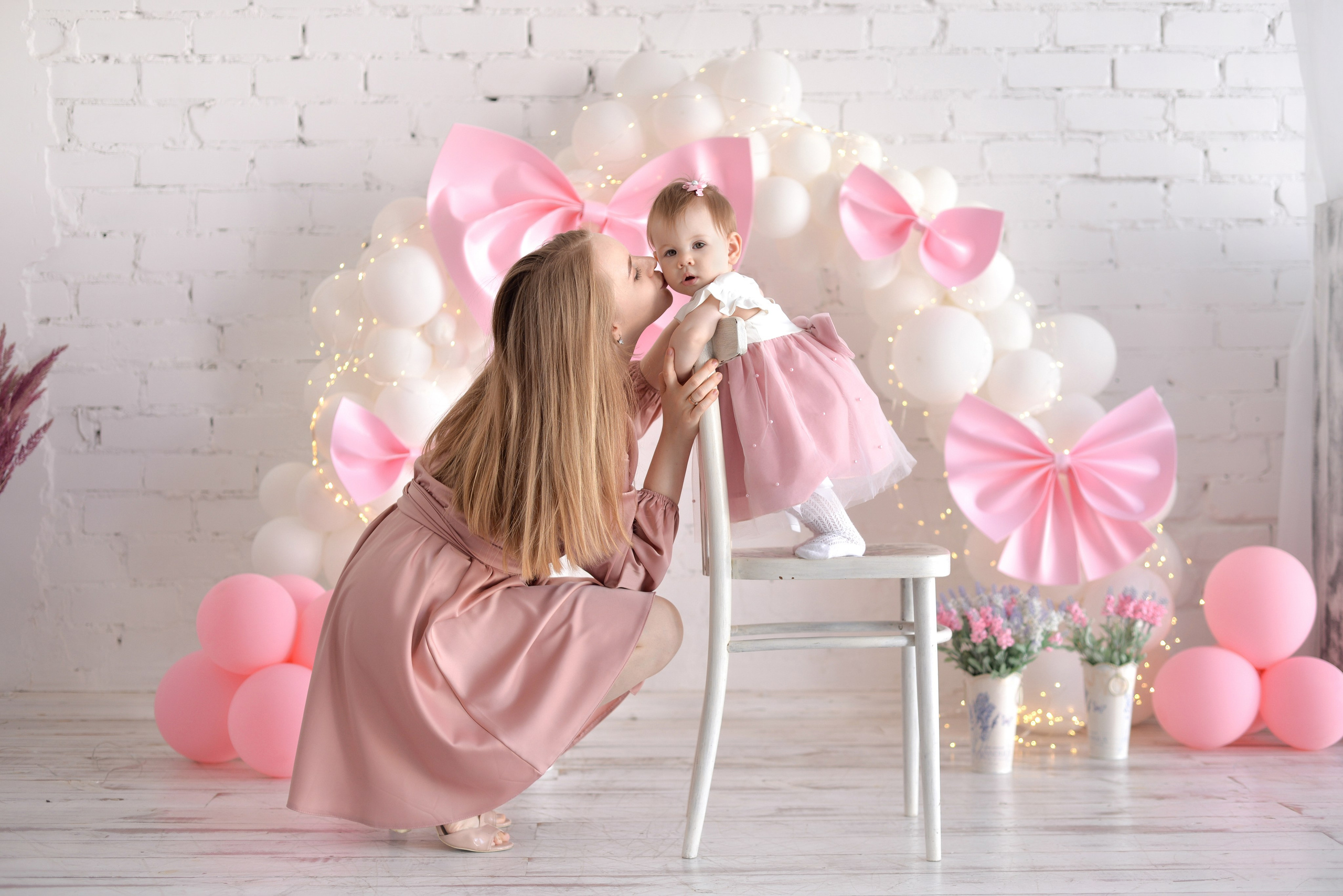 Ариана 1 годик с розовыми бантиками (Рита и Игорь родители). Семейный и свадебный фотограф Галина Абакумова, фотосессии в Белгороде