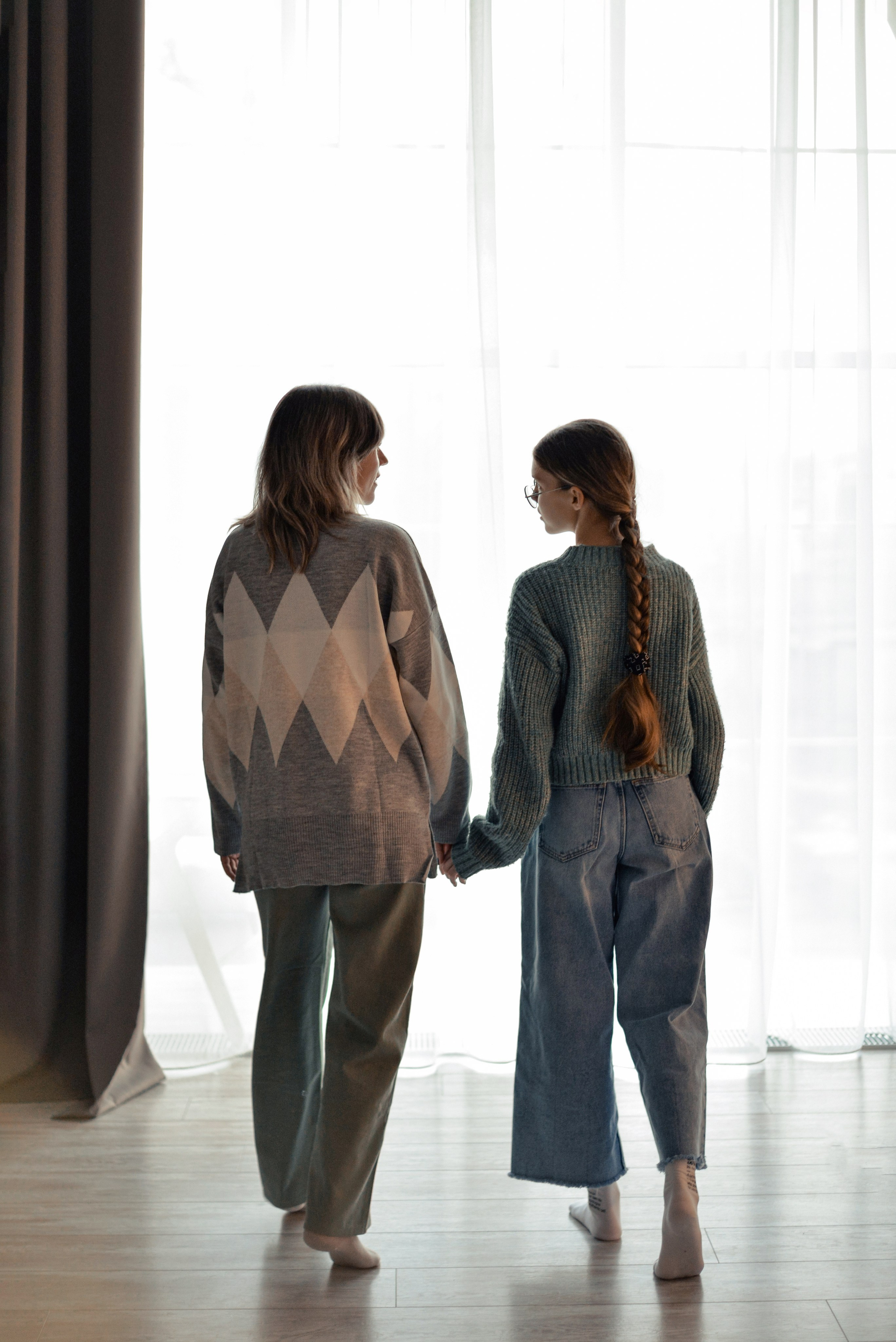 Елена с дочерью в зале Грей. Семейный и свадебный фотограф Галина Абакумова, фотосессии в Белгороде