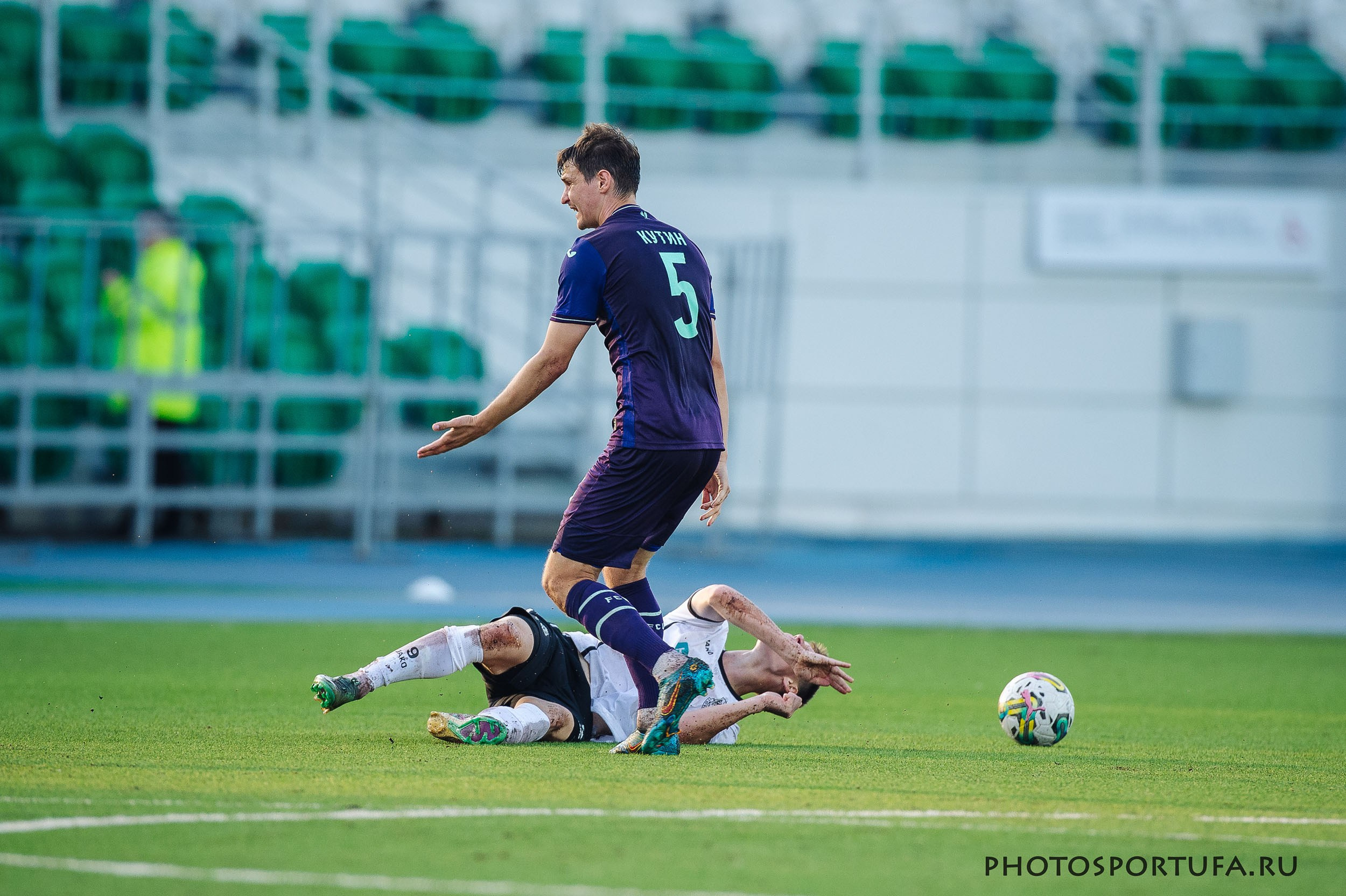 Россия — МЕЛБЕТ — Первая Лига. 4 -й тур «ФК УФА» — ФК «Тюмень». Спортивный фотограф в Уфе Евгений Буров