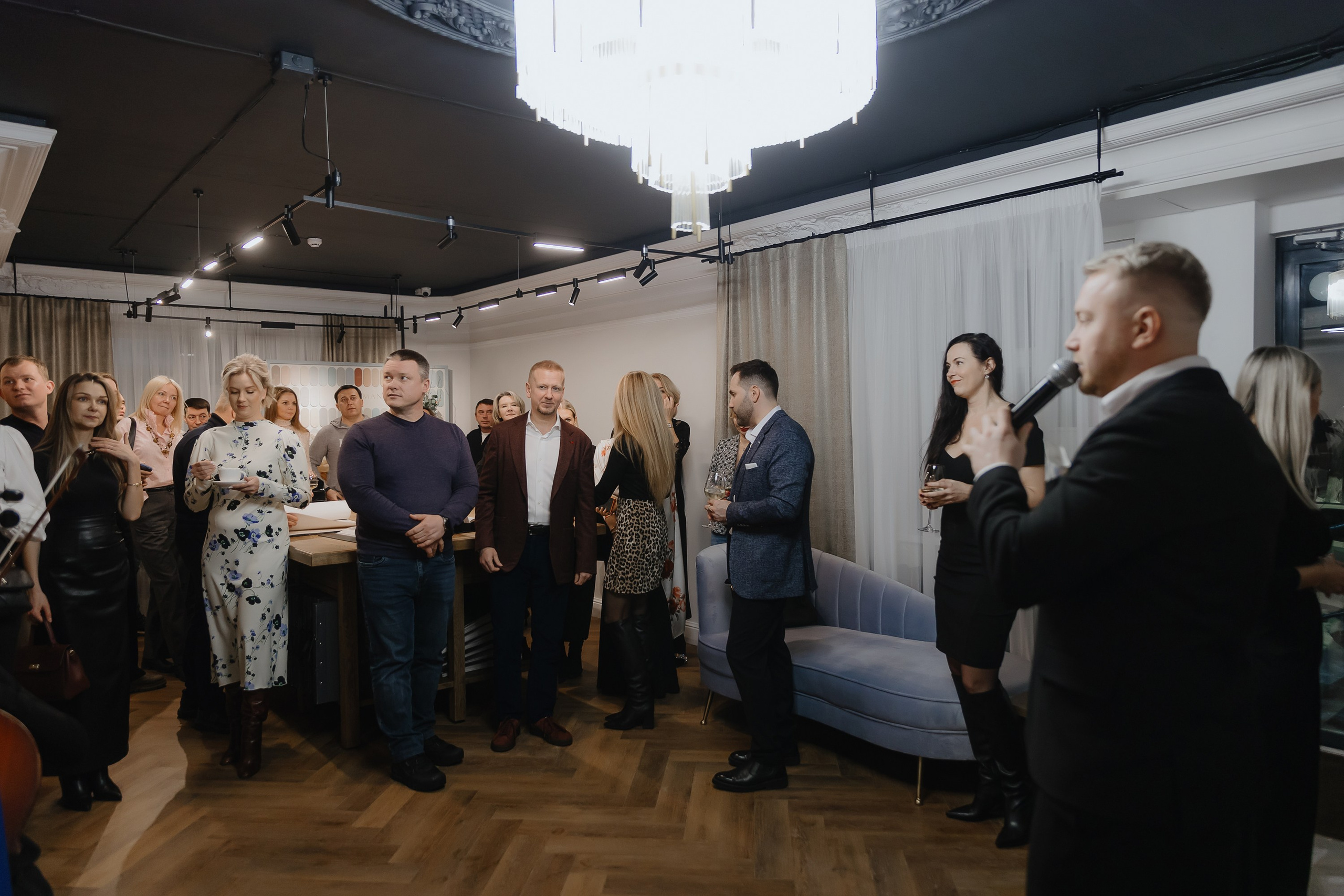 Открытие нового пространства интерьерного салона L. DECO в феврале 2025. L. Deco интерьерный салон. Краски/обои/лепной декор