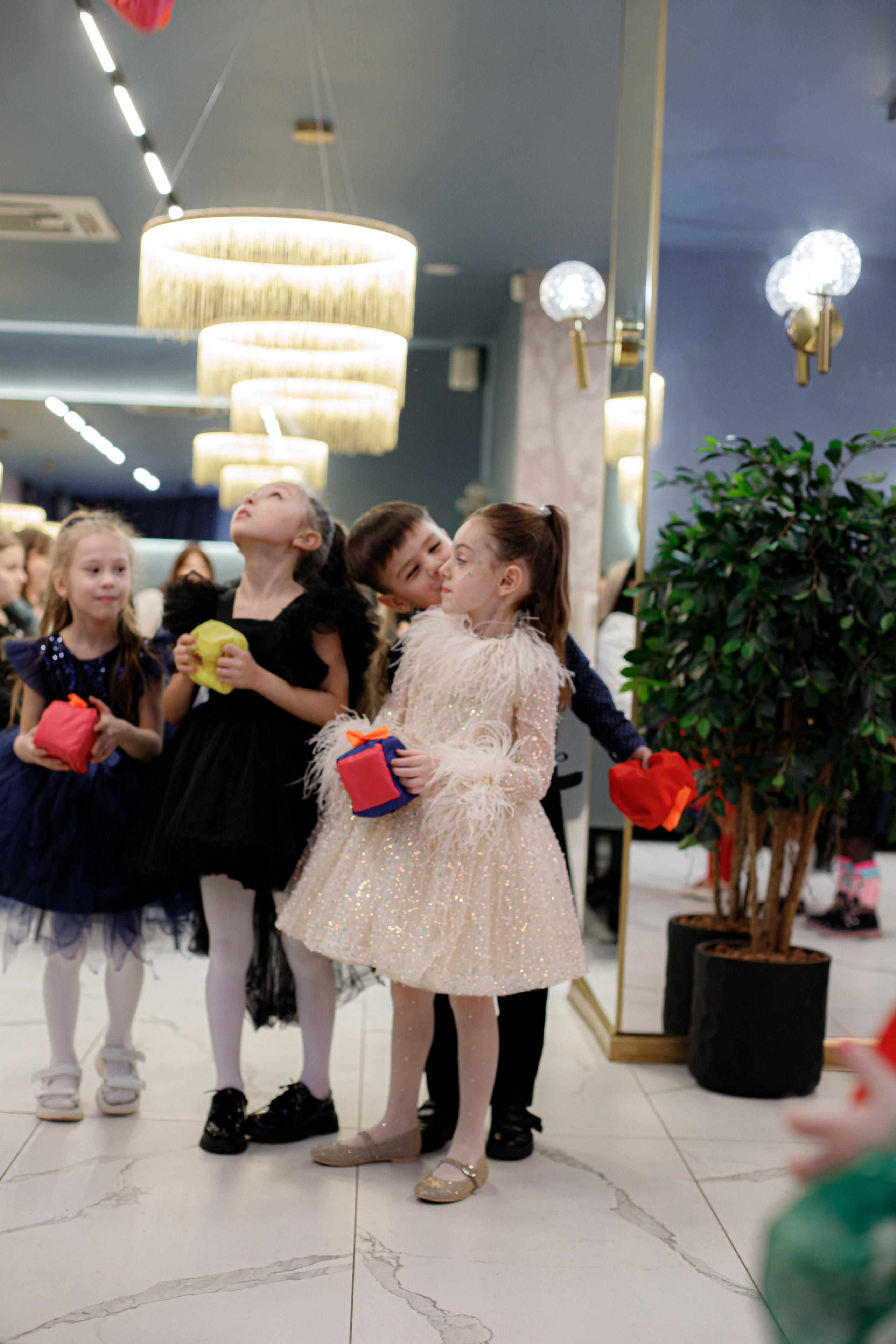 ASIA'S BIRTHDAY PARTY. Photokarish