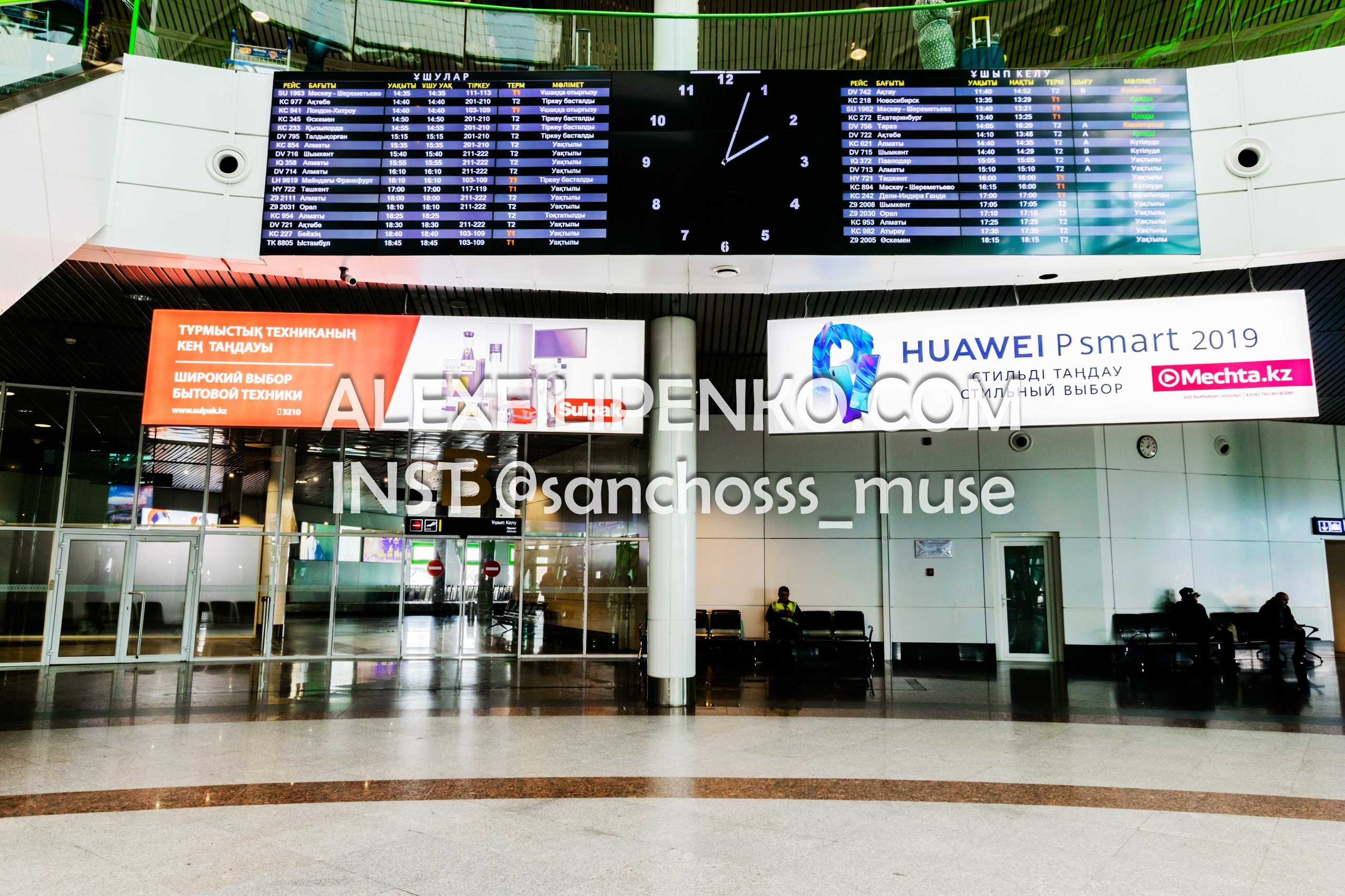 Фотосъемка для рекламного оператора MYD Production в Аэропорту Астаны. Фотограф интерьера недвижимости и архитектуры в Астане