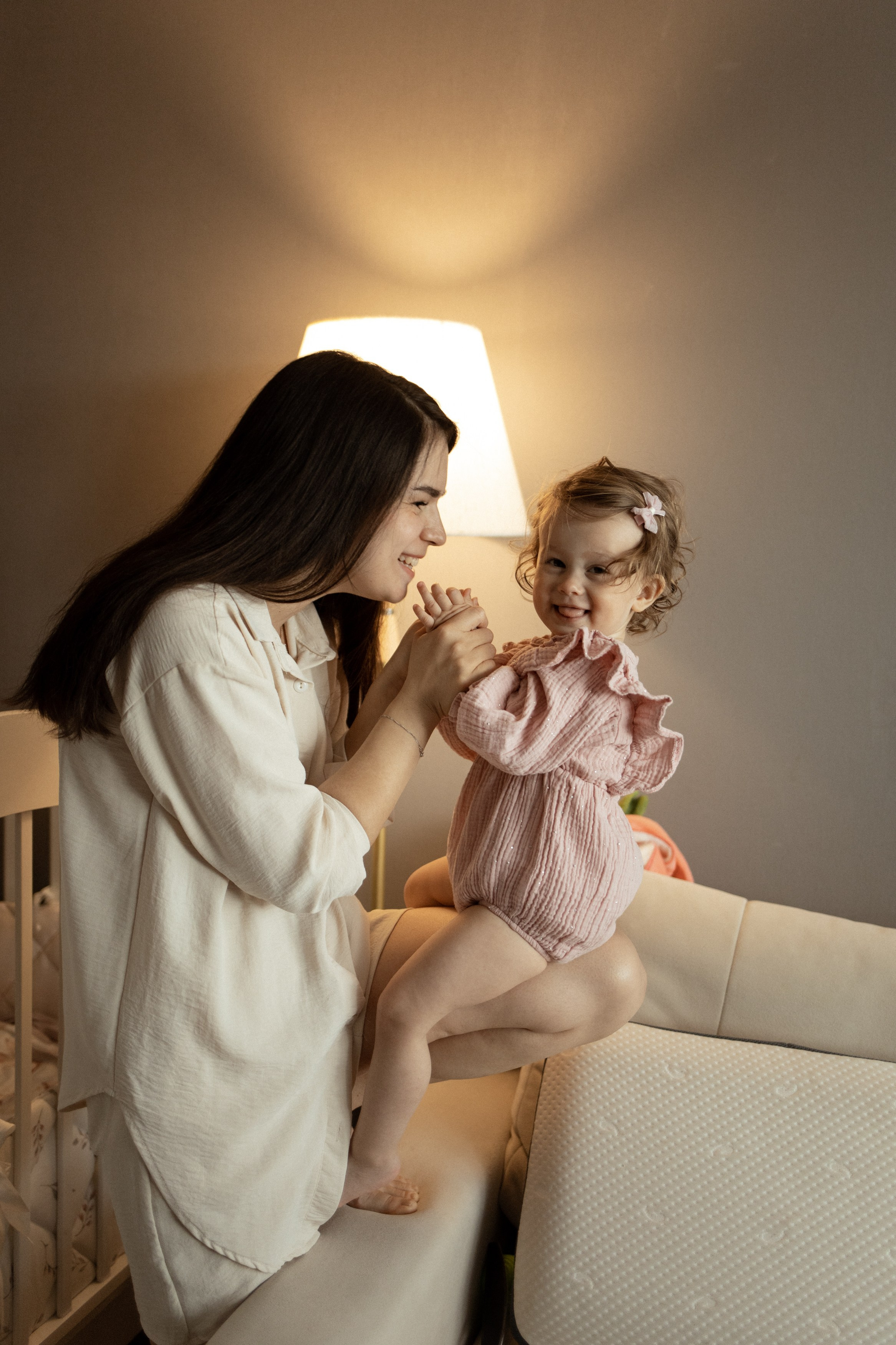 Домашняя фотосессия мама и дочка. Семейный фотограф Челябинск