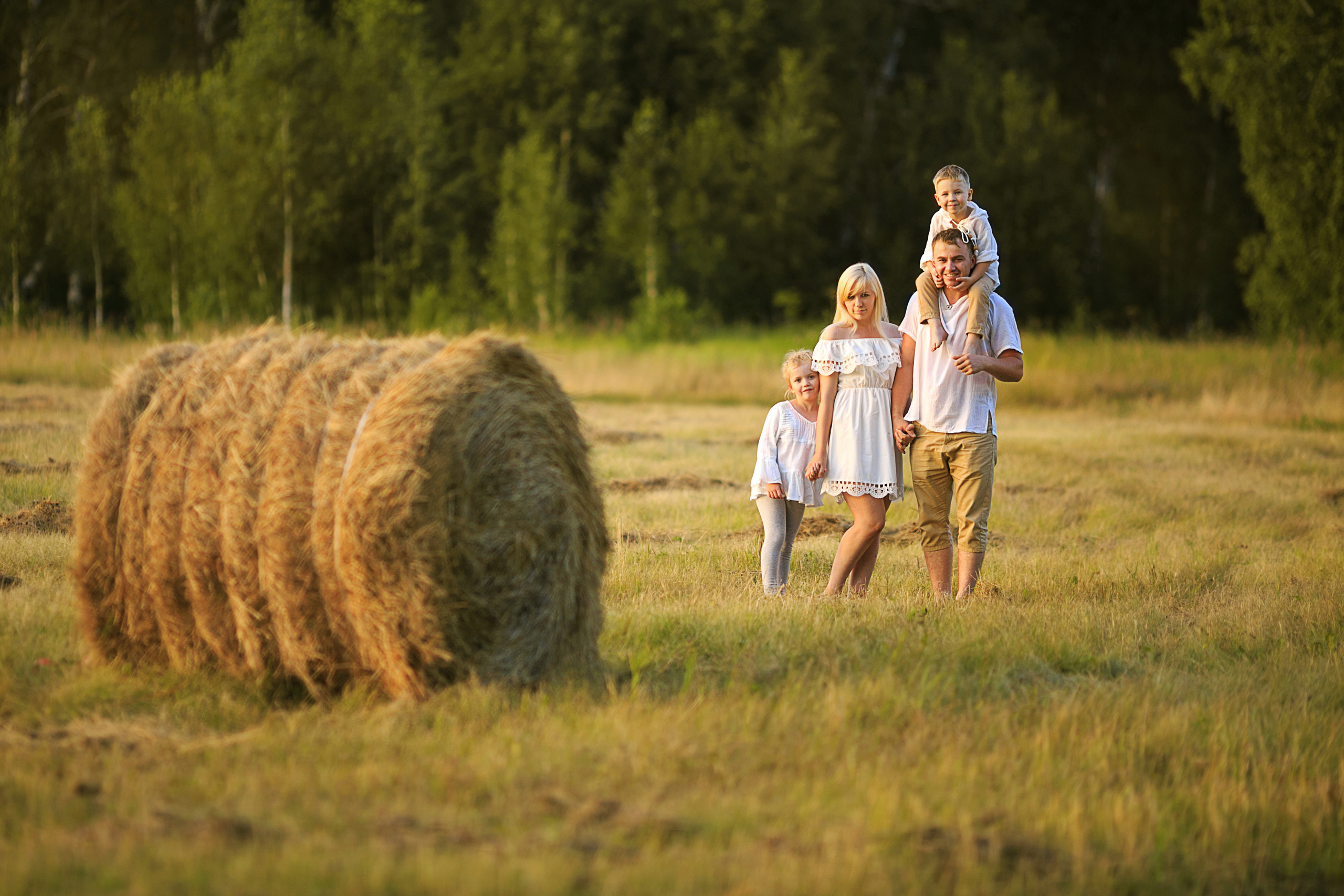 Семейная прогулочная фотосессия в Омске. Фотограф в Омске Таня Бережная
